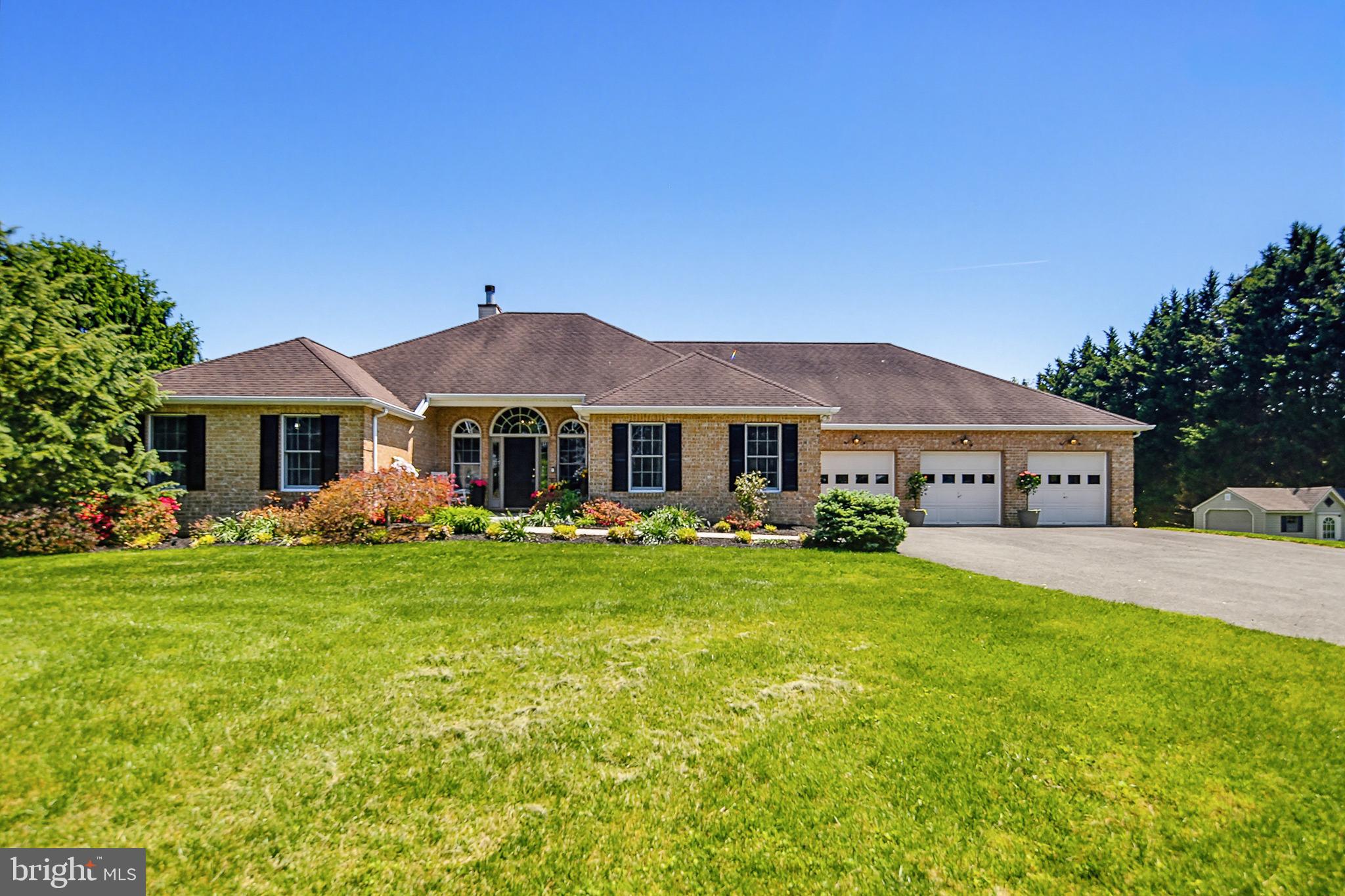 EMERALD VALLEY - Residential
