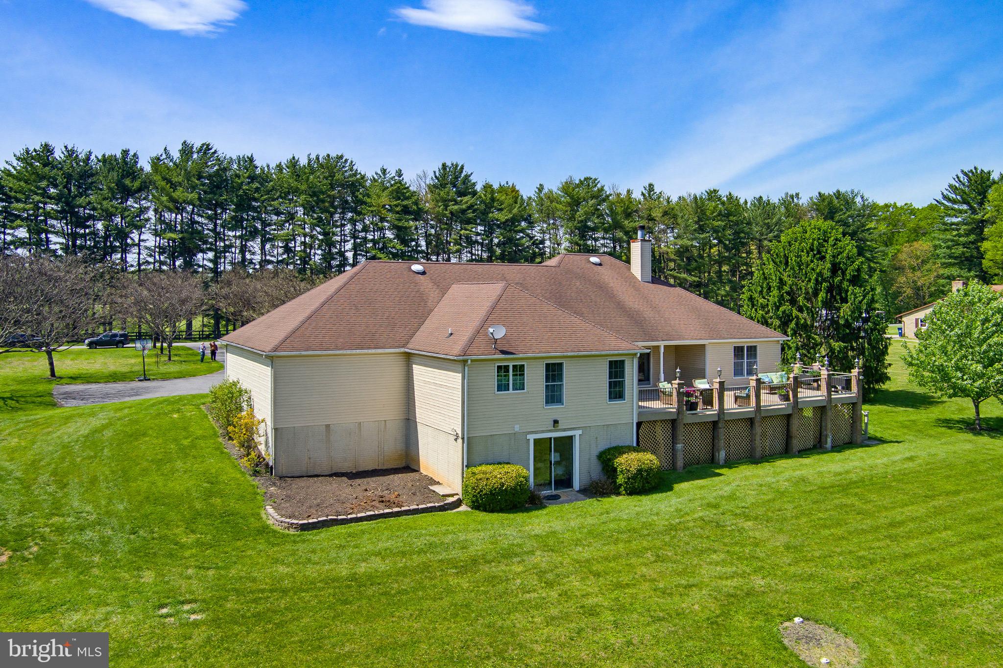 EMERALD VALLEY - Residential