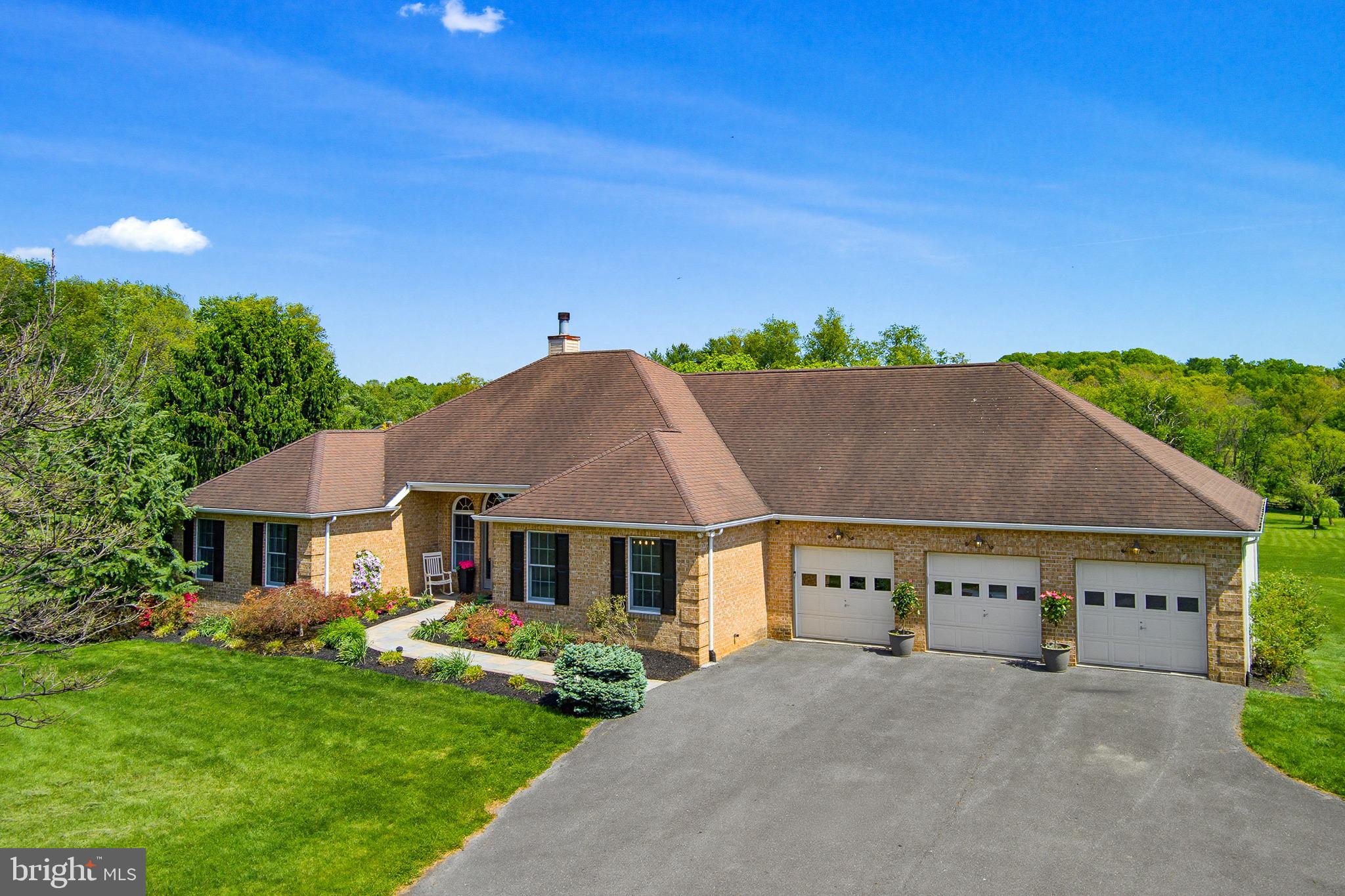 EMERALD VALLEY - Residential