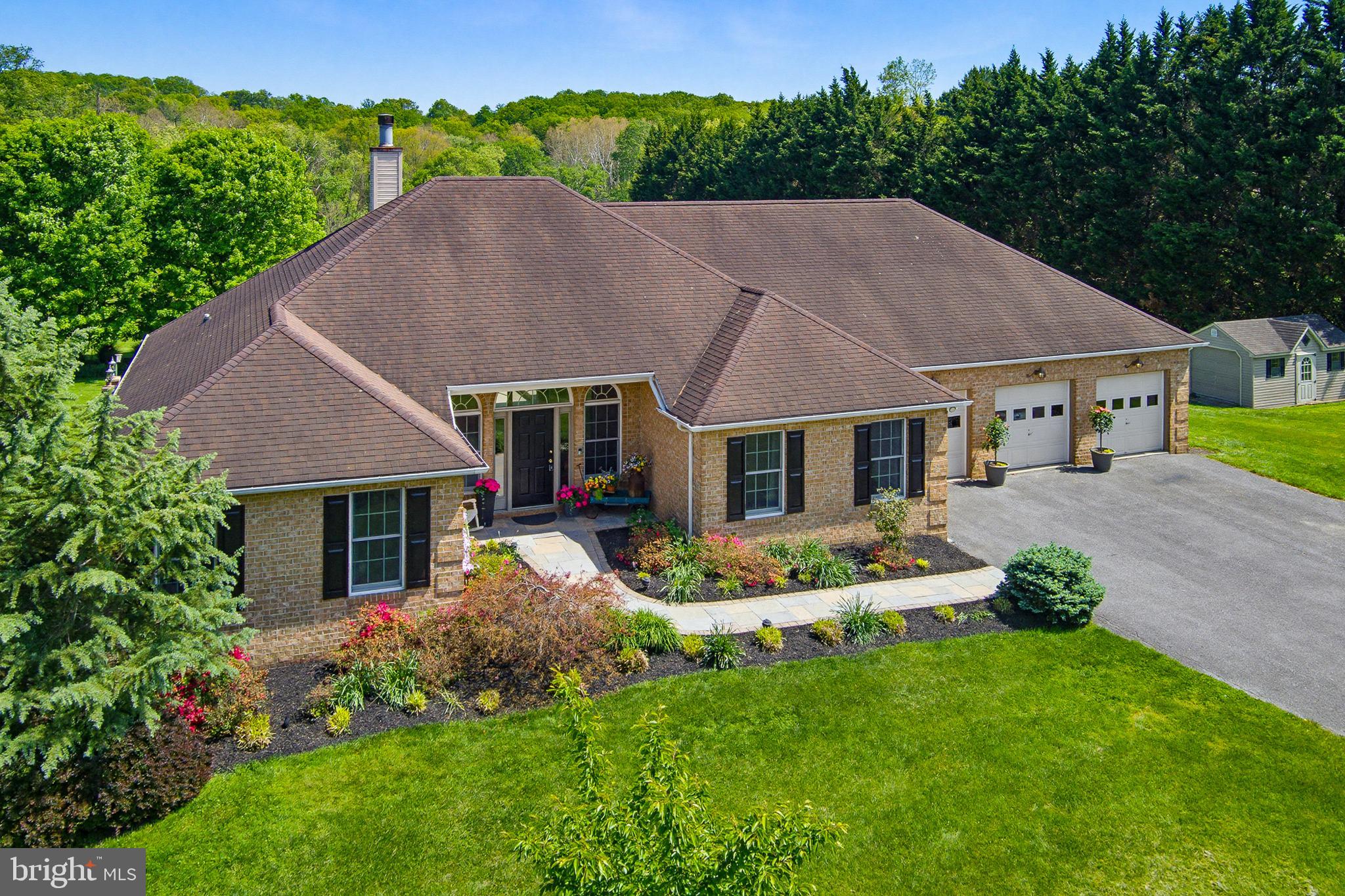 EMERALD VALLEY - Residential