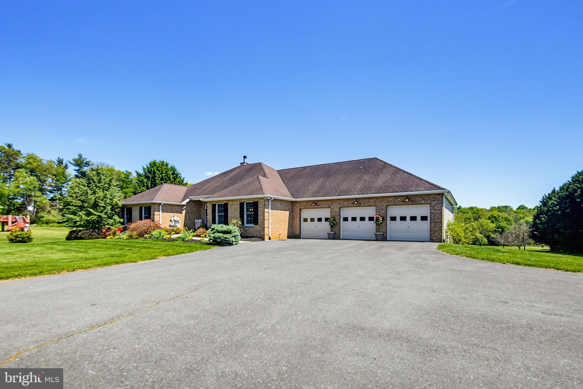 EMERALD VALLEY - Residential