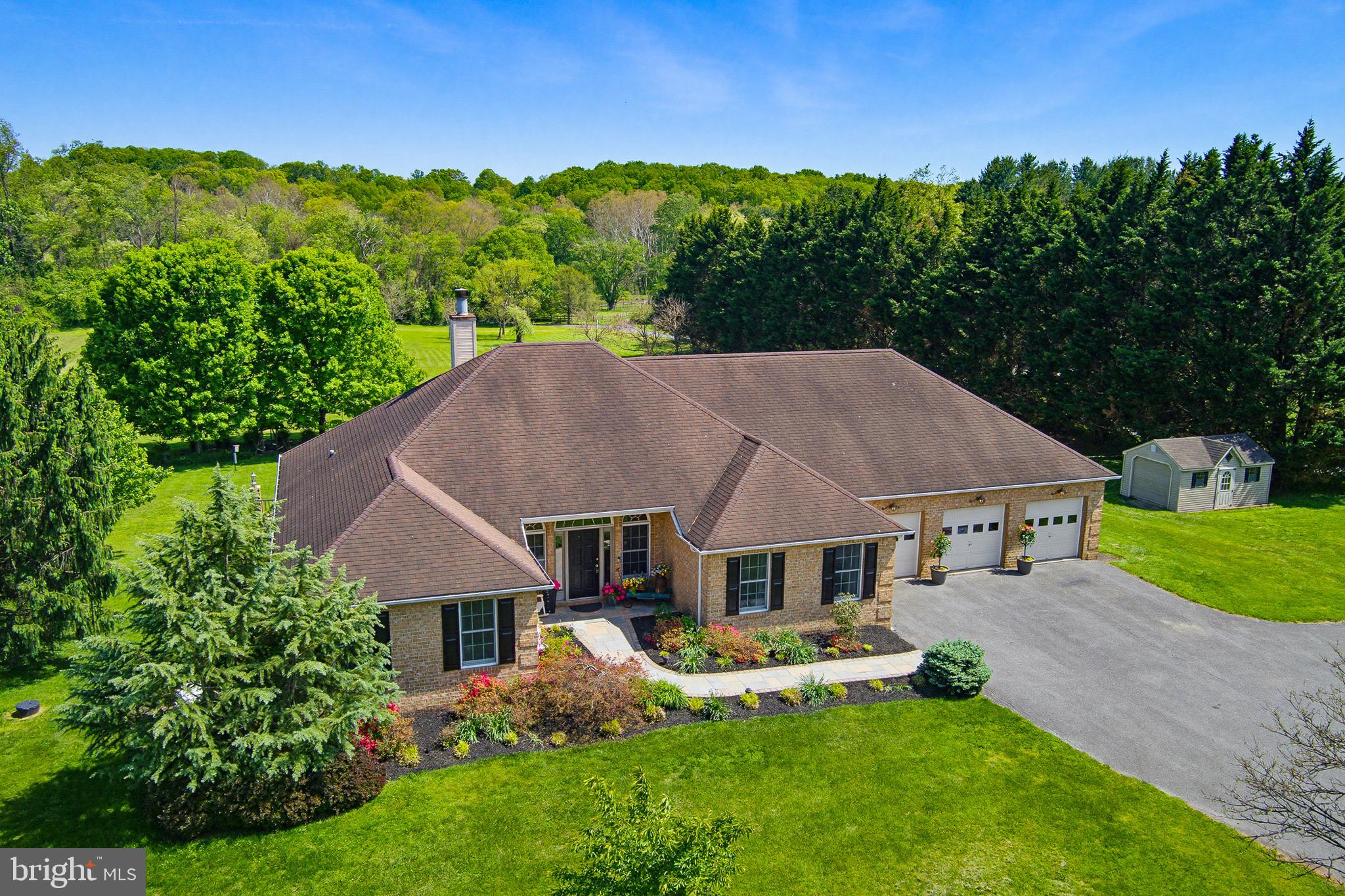 EMERALD VALLEY - Residential