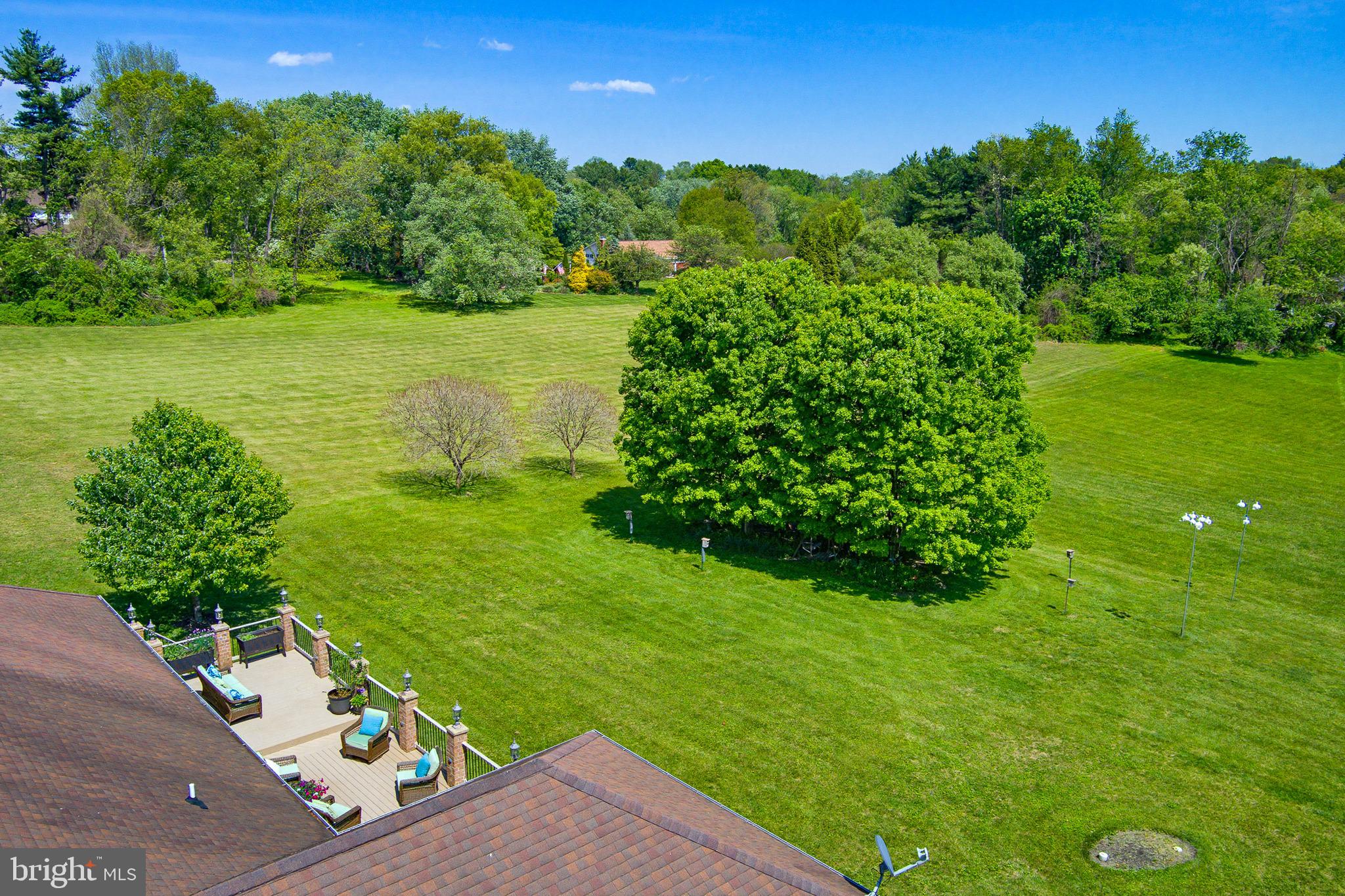 EMERALD VALLEY - Residential