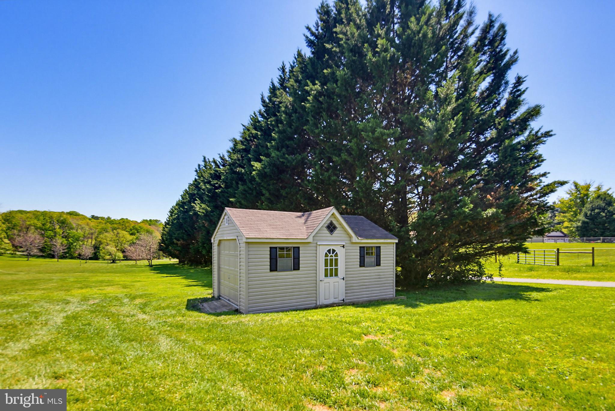 EMERALD VALLEY - Residential