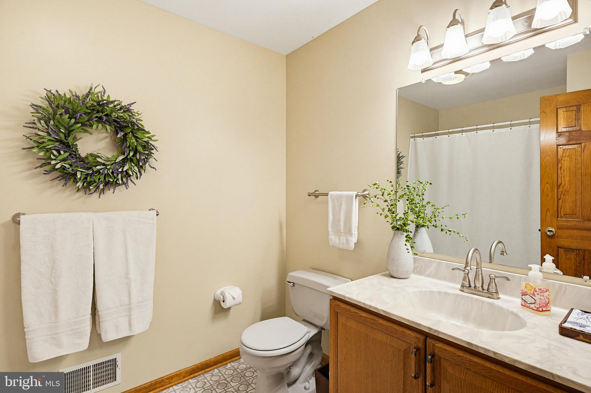EMERALD VALLEY - Residential
