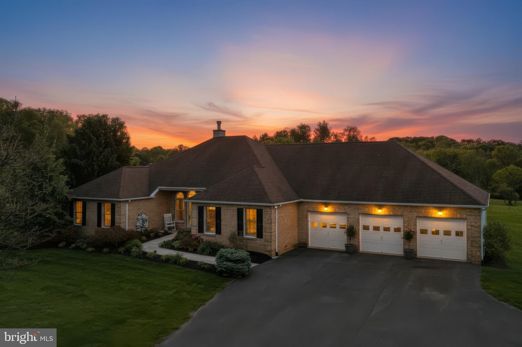EMERALD VALLEY - Residential