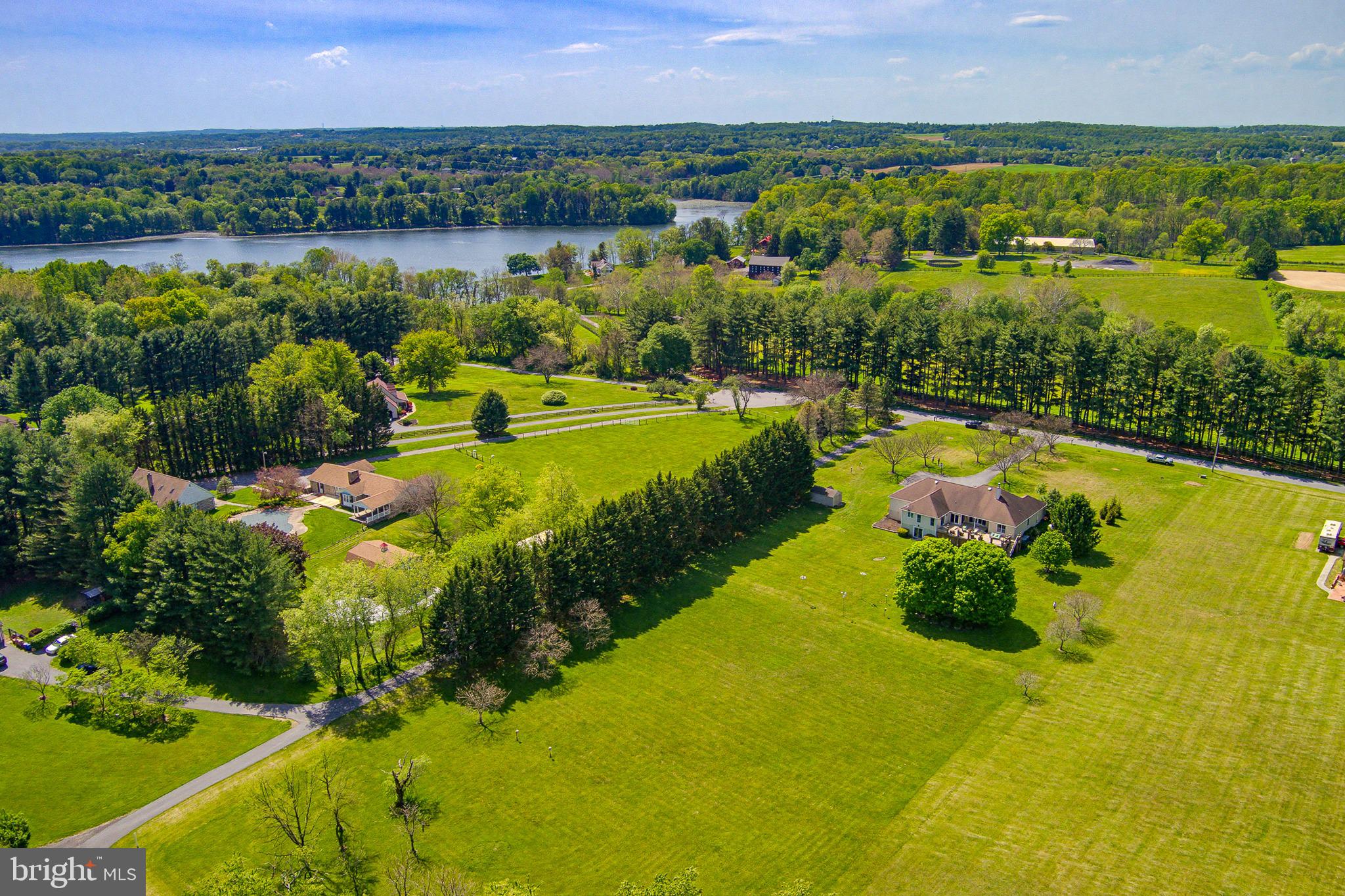EMERALD VALLEY - Residential