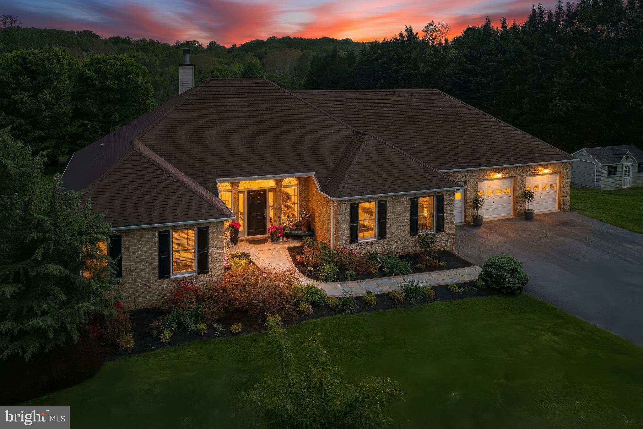 EMERALD VALLEY - Residential