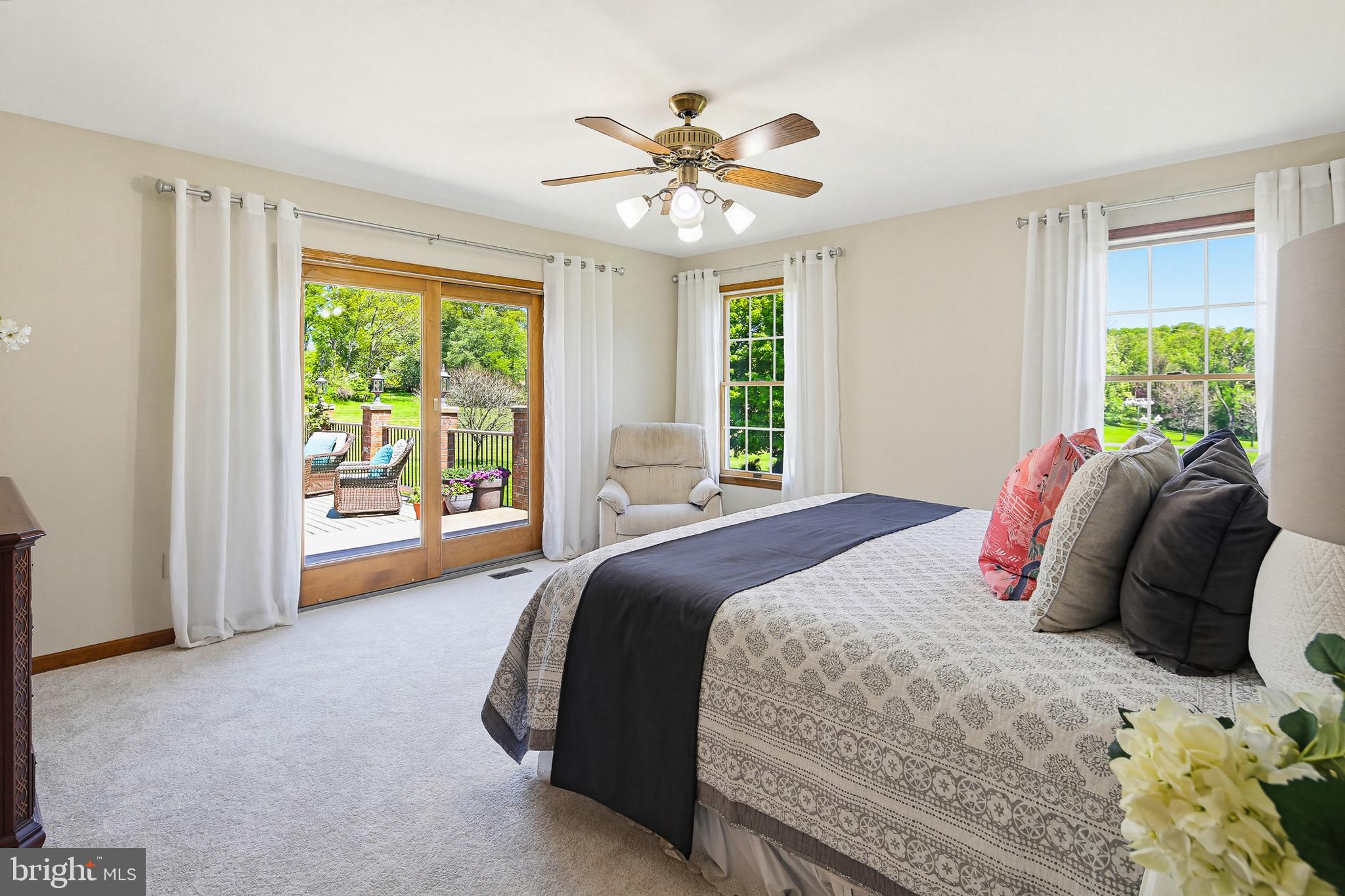 EMERALD VALLEY - Residential
