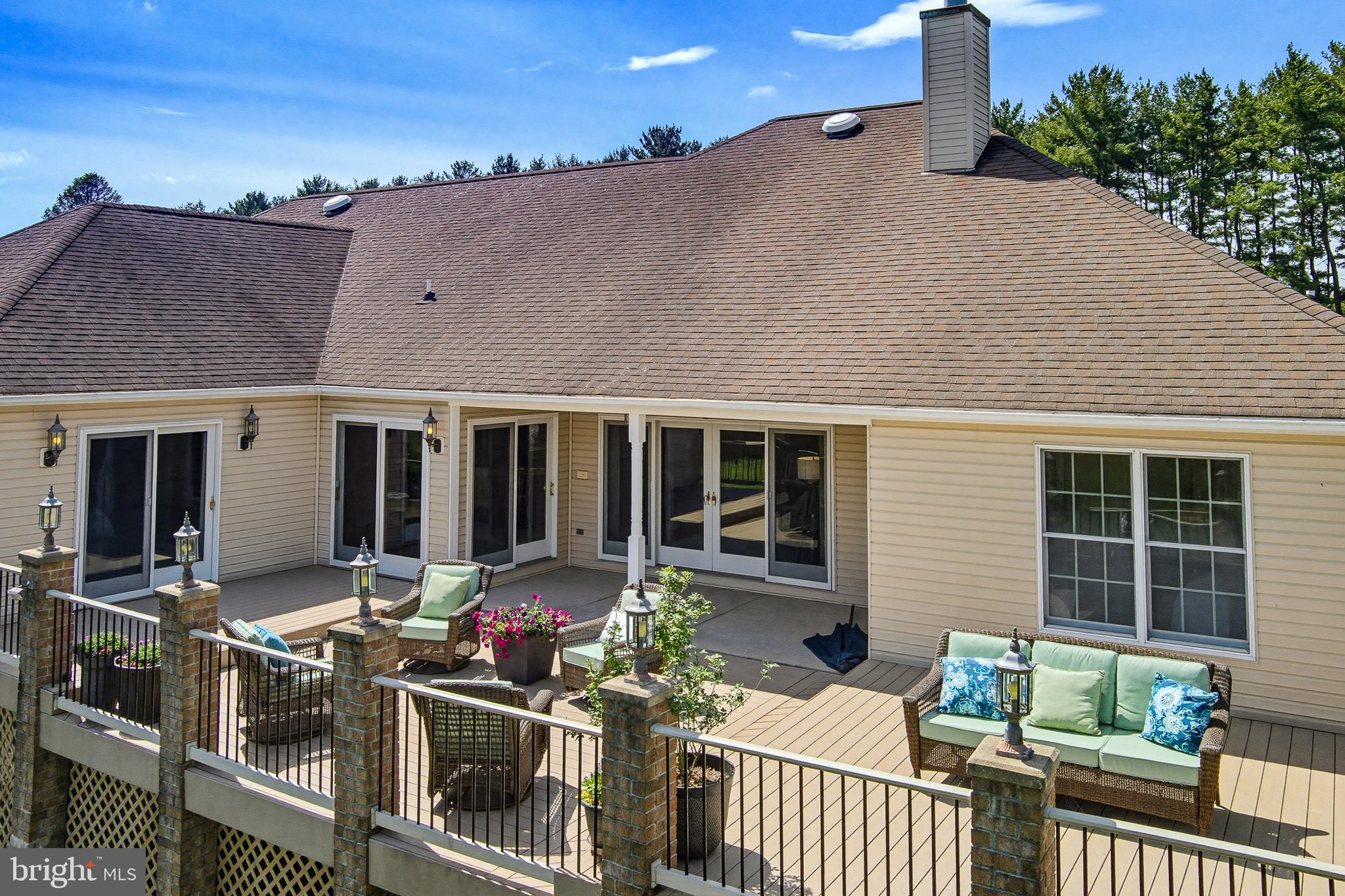EMERALD VALLEY - Residential
