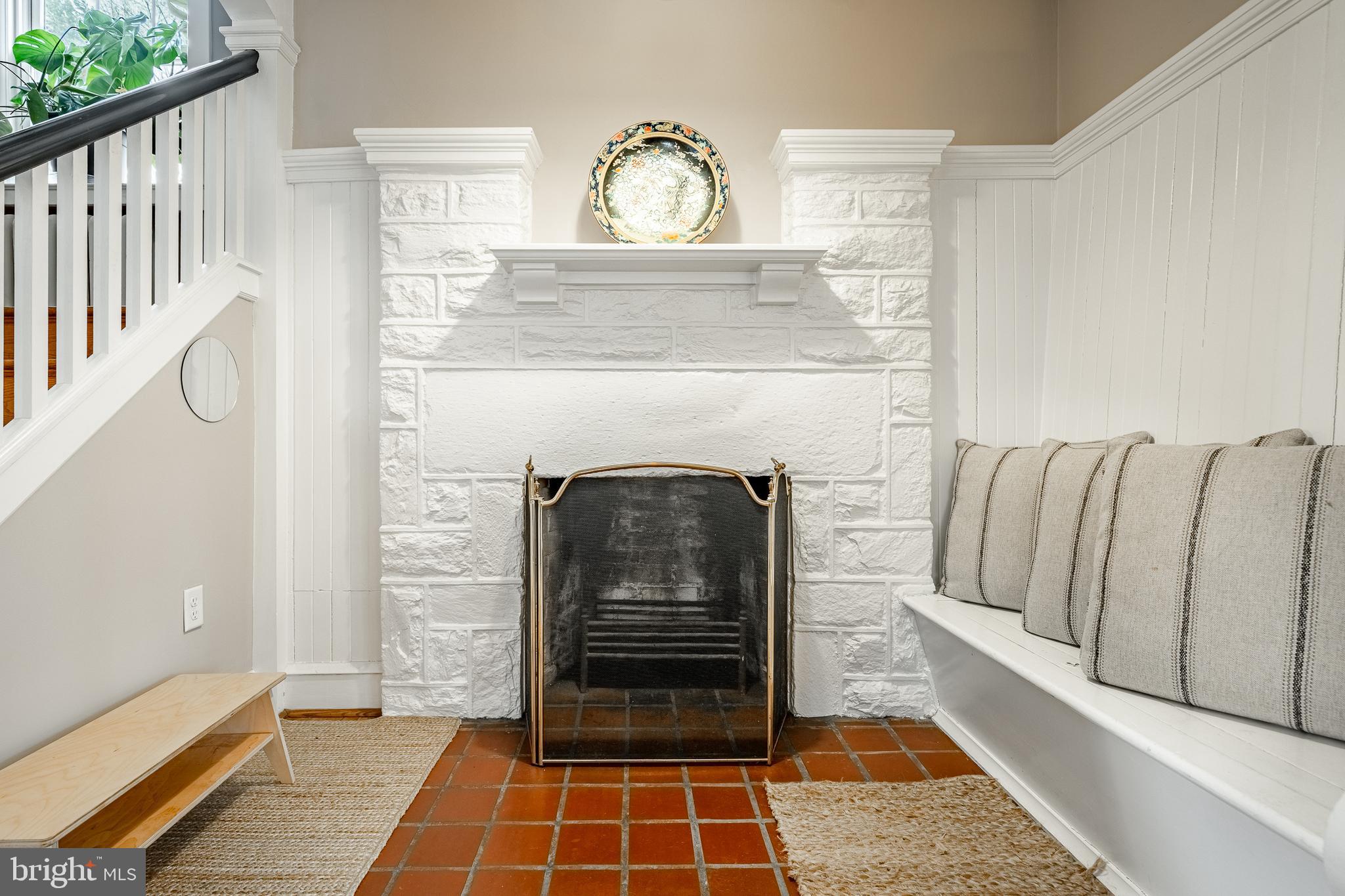 1122 MONTGOMERY AVENUE