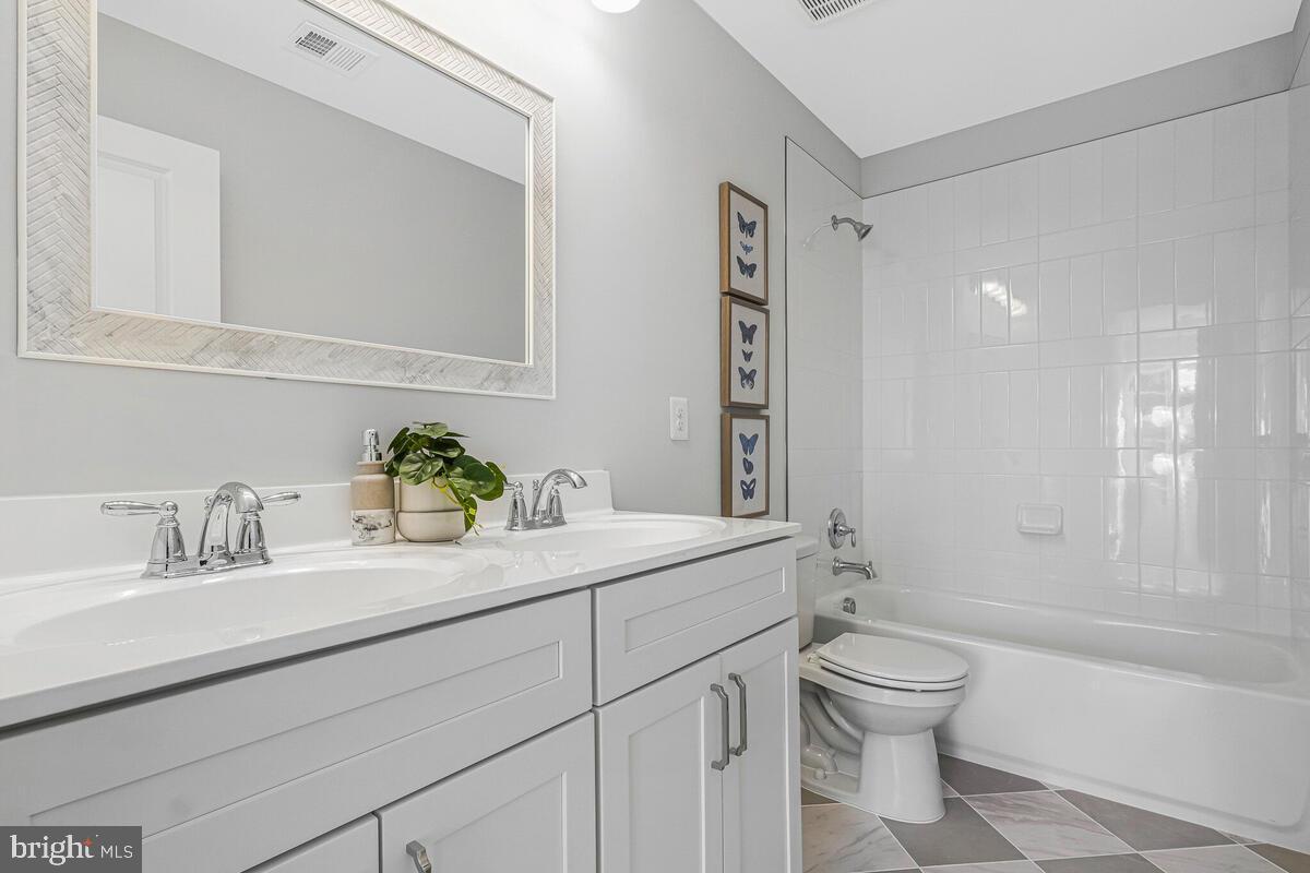 CAMP SPRINGS - Residential