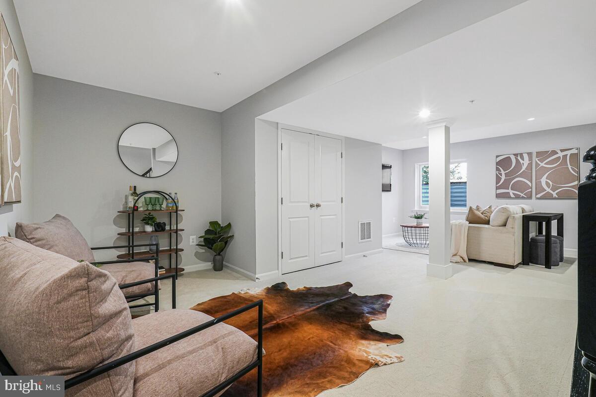 CAMP SPRINGS - Residential