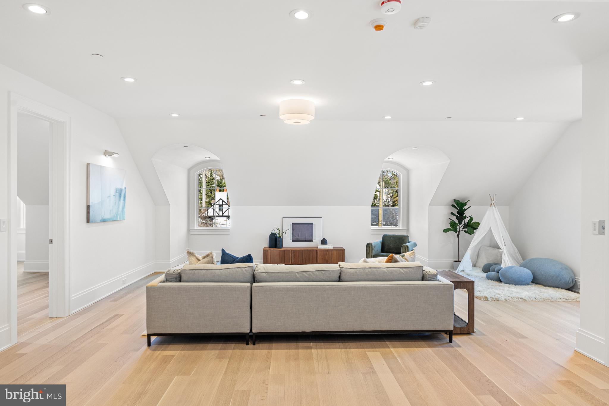 WESLEY HEIGHTS - Residential