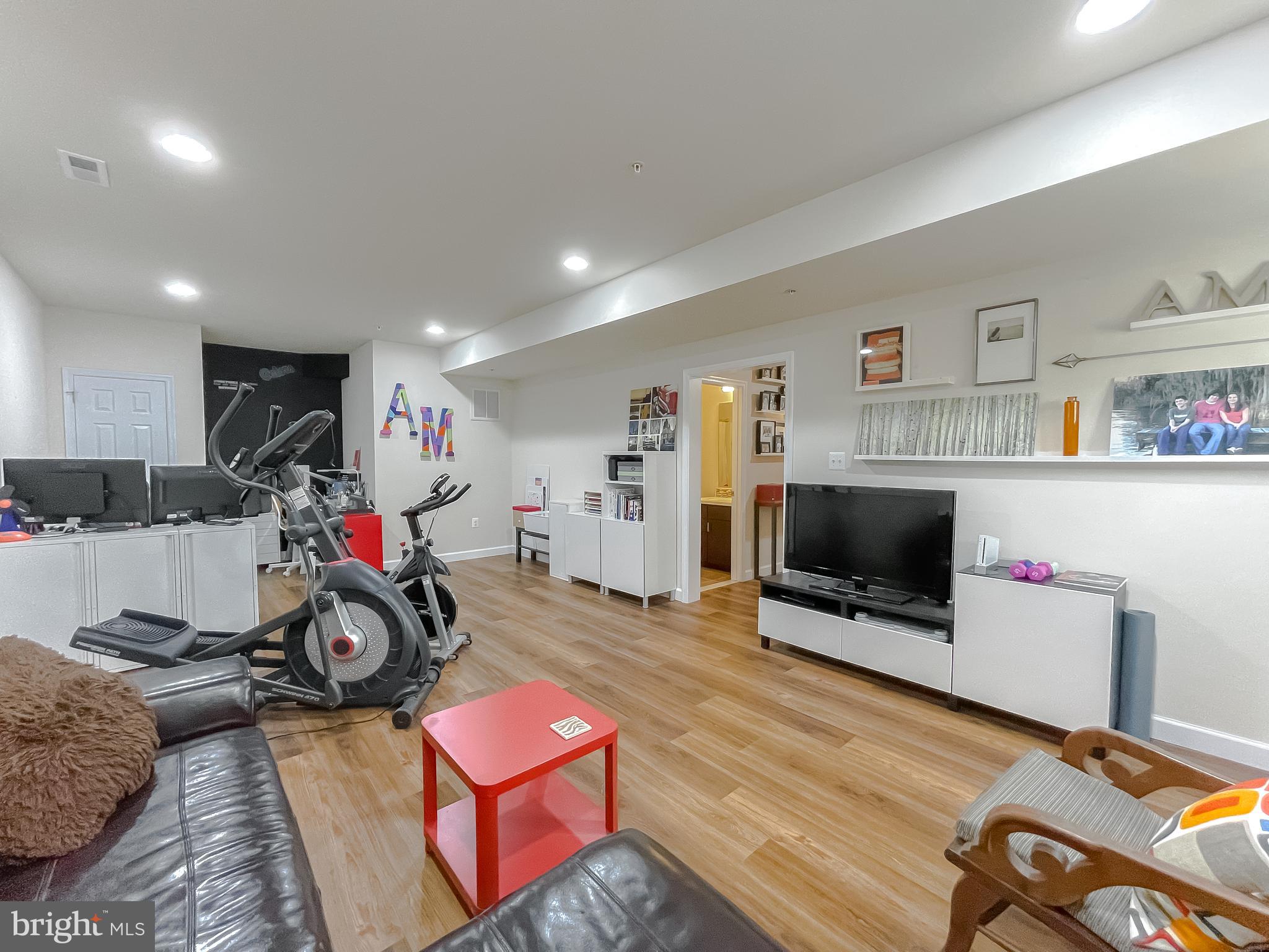 ELIZABETH HILLS - Residential