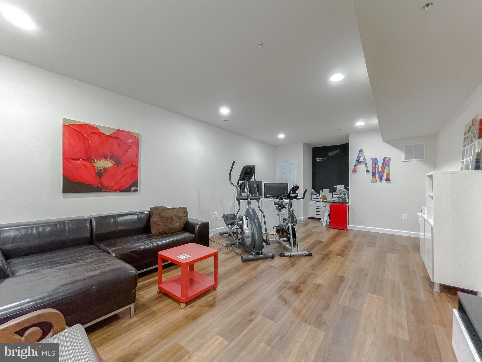 ELIZABETH HILLS - Residential