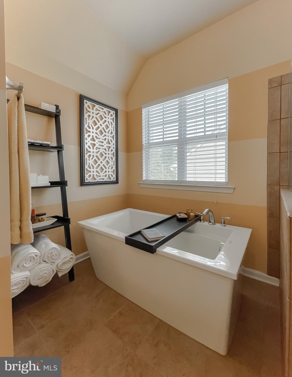 ELIZABETH HILLS - Residential