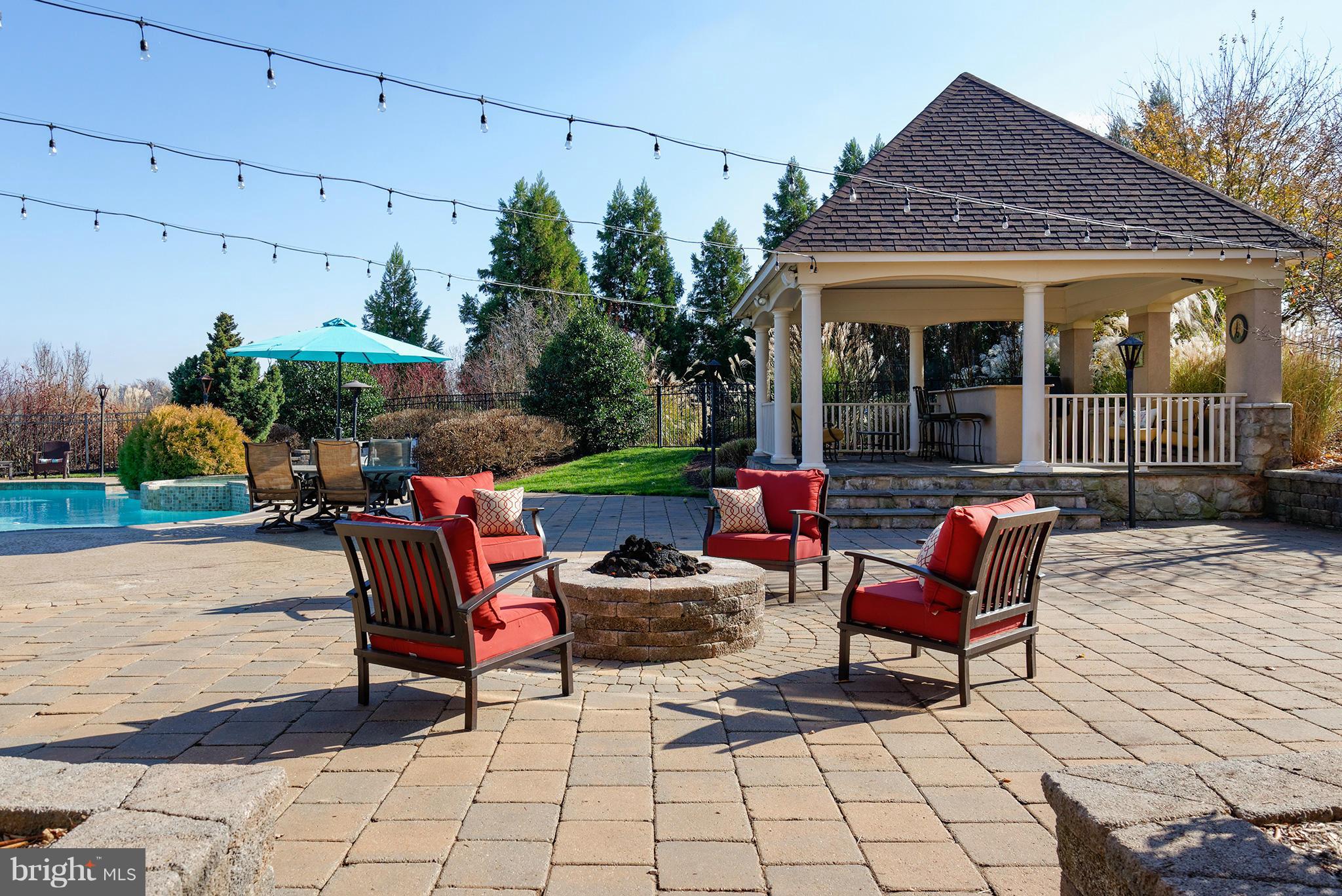 LEE'S CROSSING - Residential