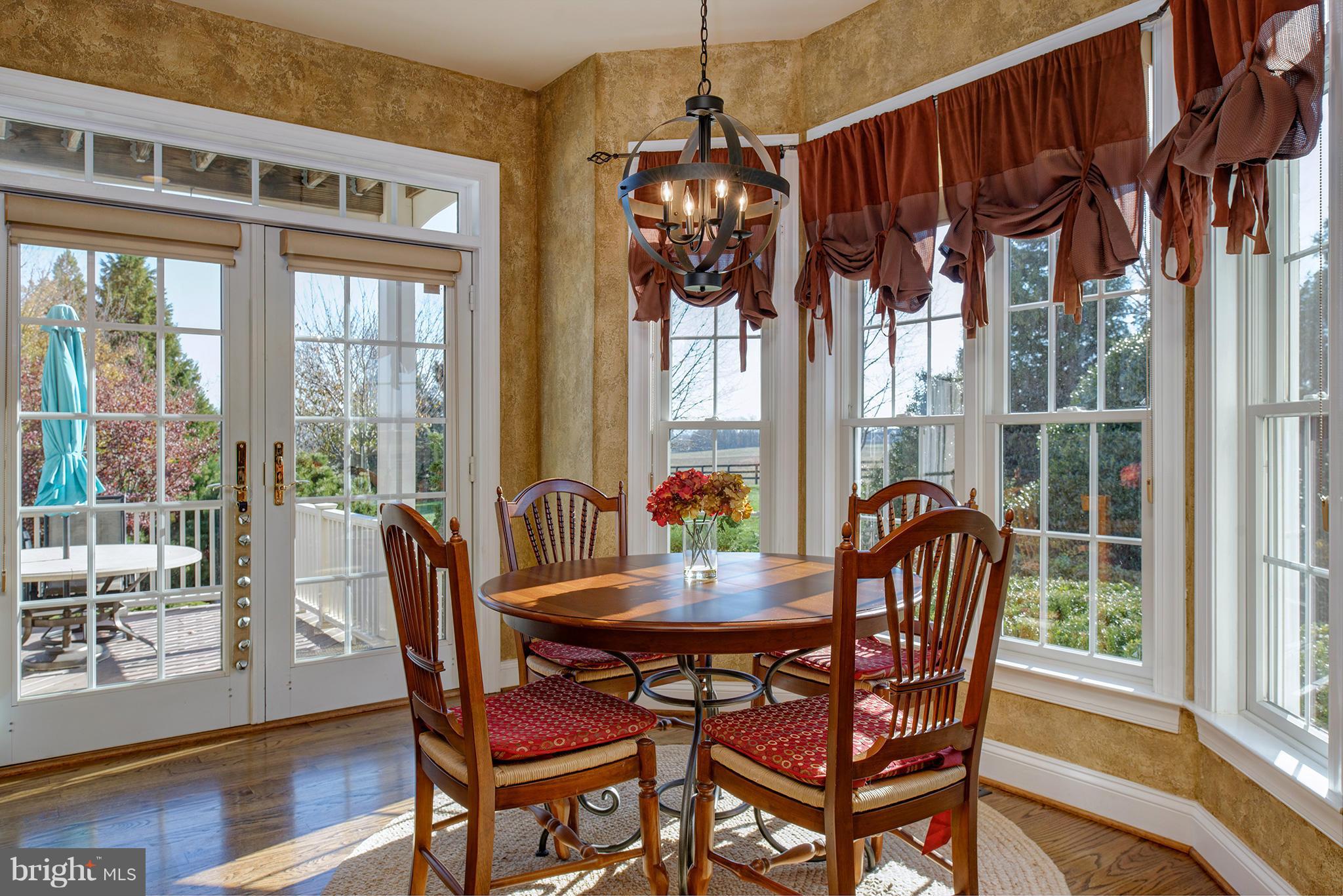 LEE'S CROSSING - Residential