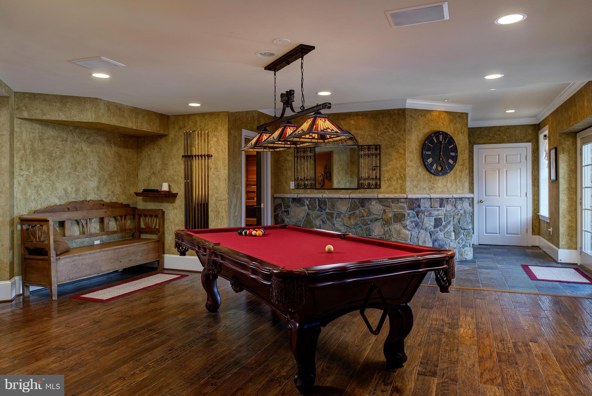 LEE'S CROSSING - Residential