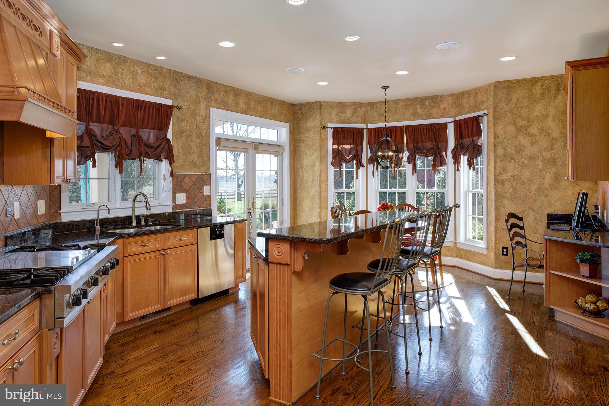 LEE'S CROSSING - Residential