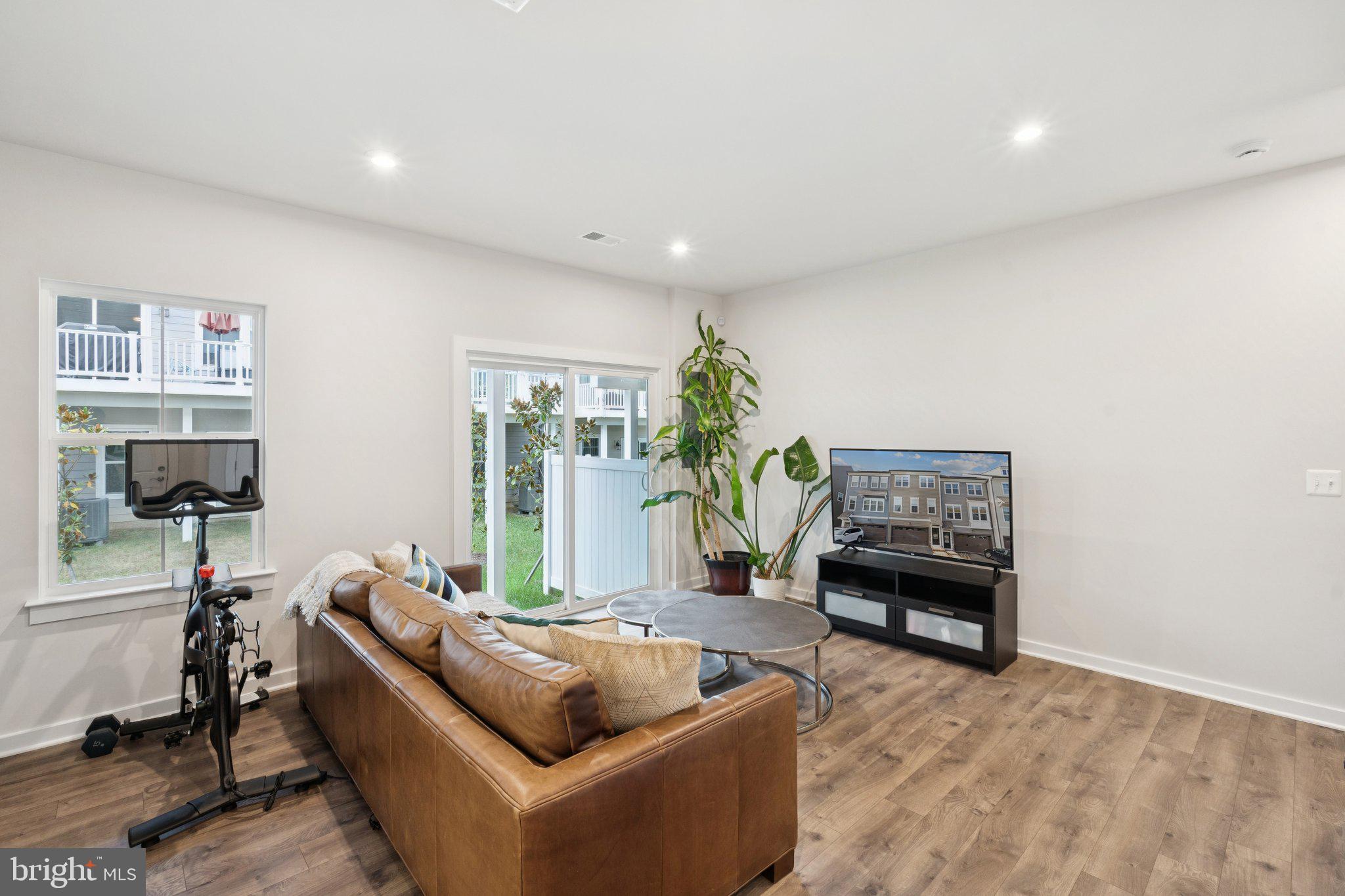 POTOMAC SHORES - Residential Lease