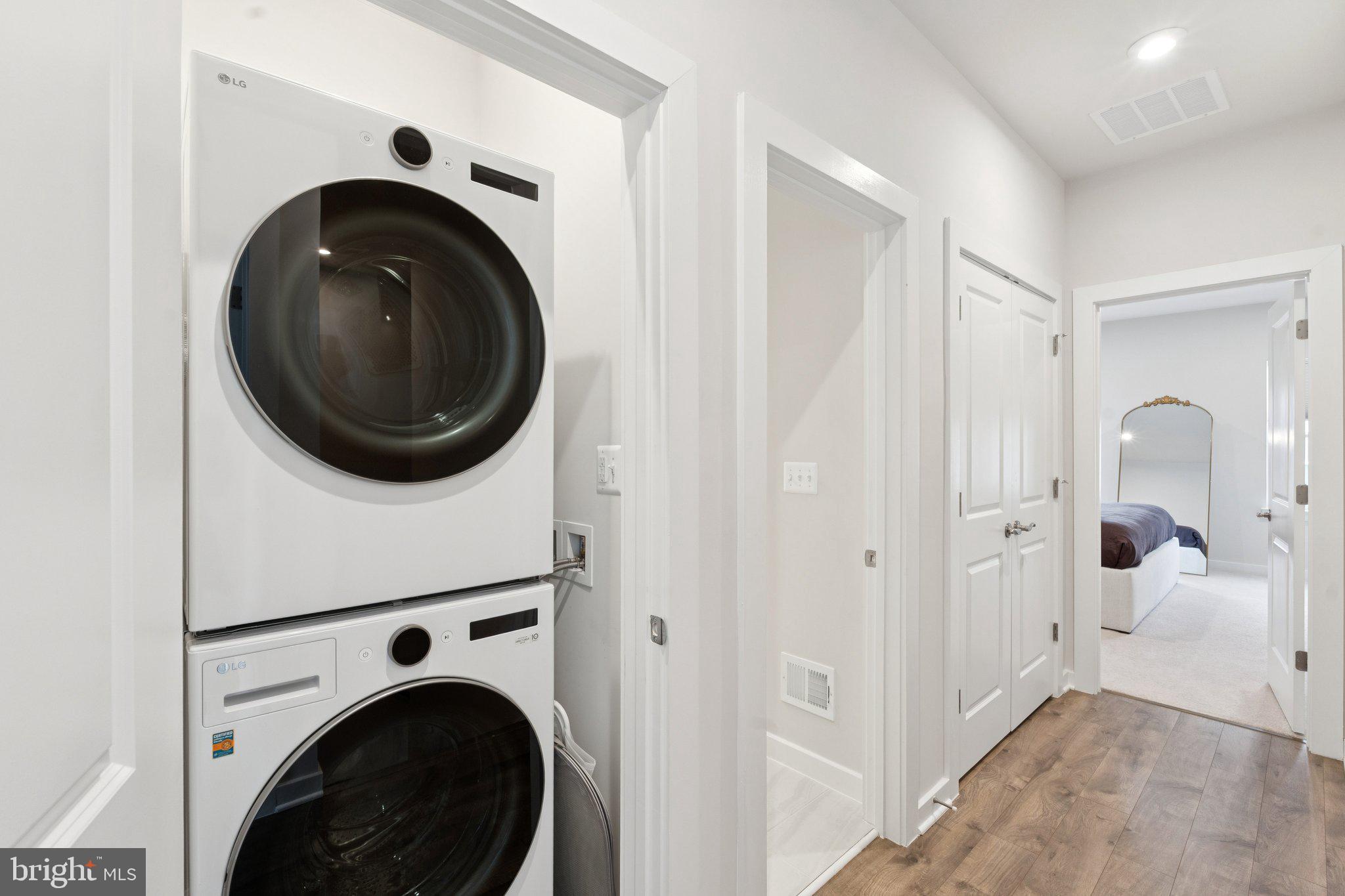 POTOMAC SHORES - Residential Lease