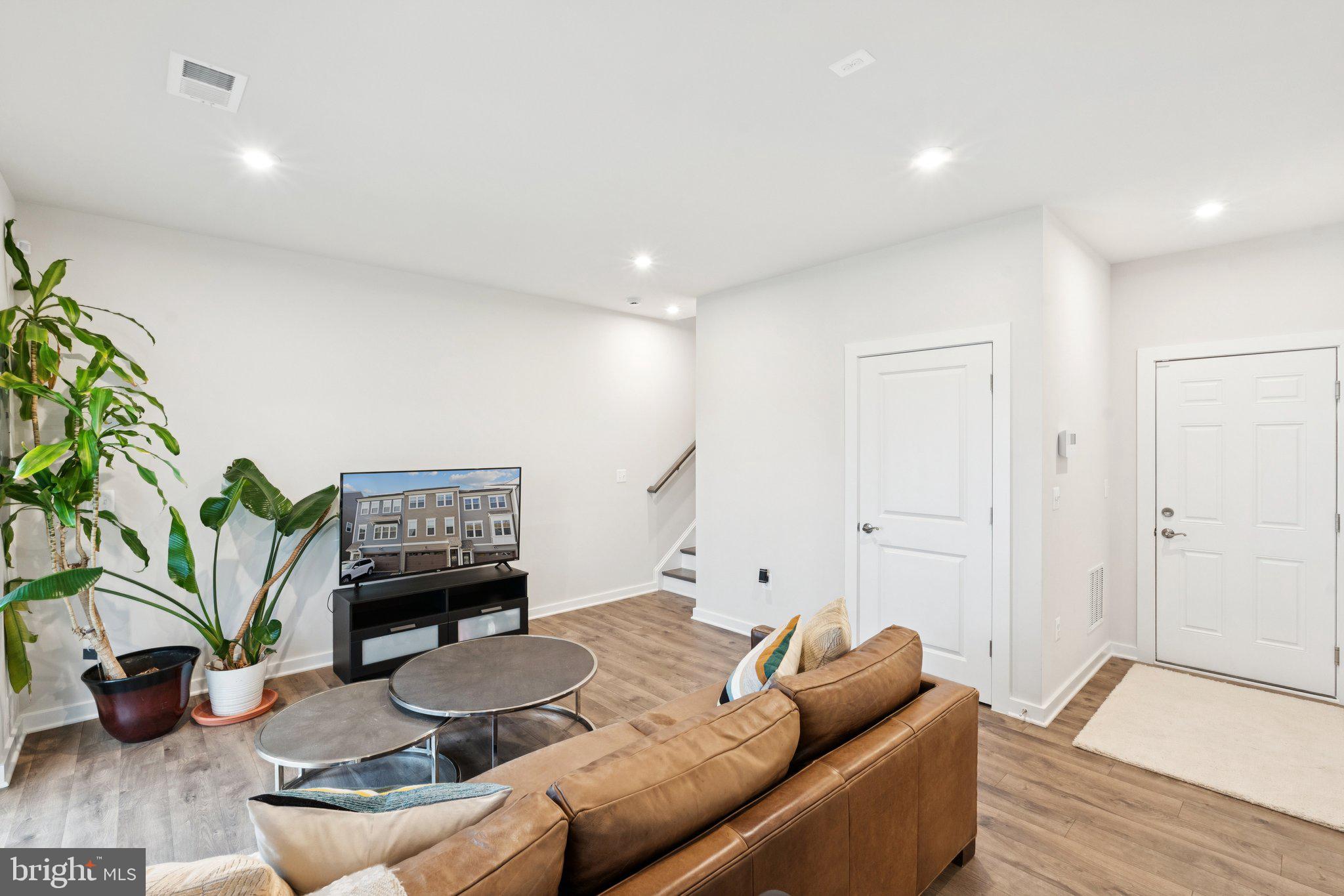 POTOMAC SHORES - Residential Lease