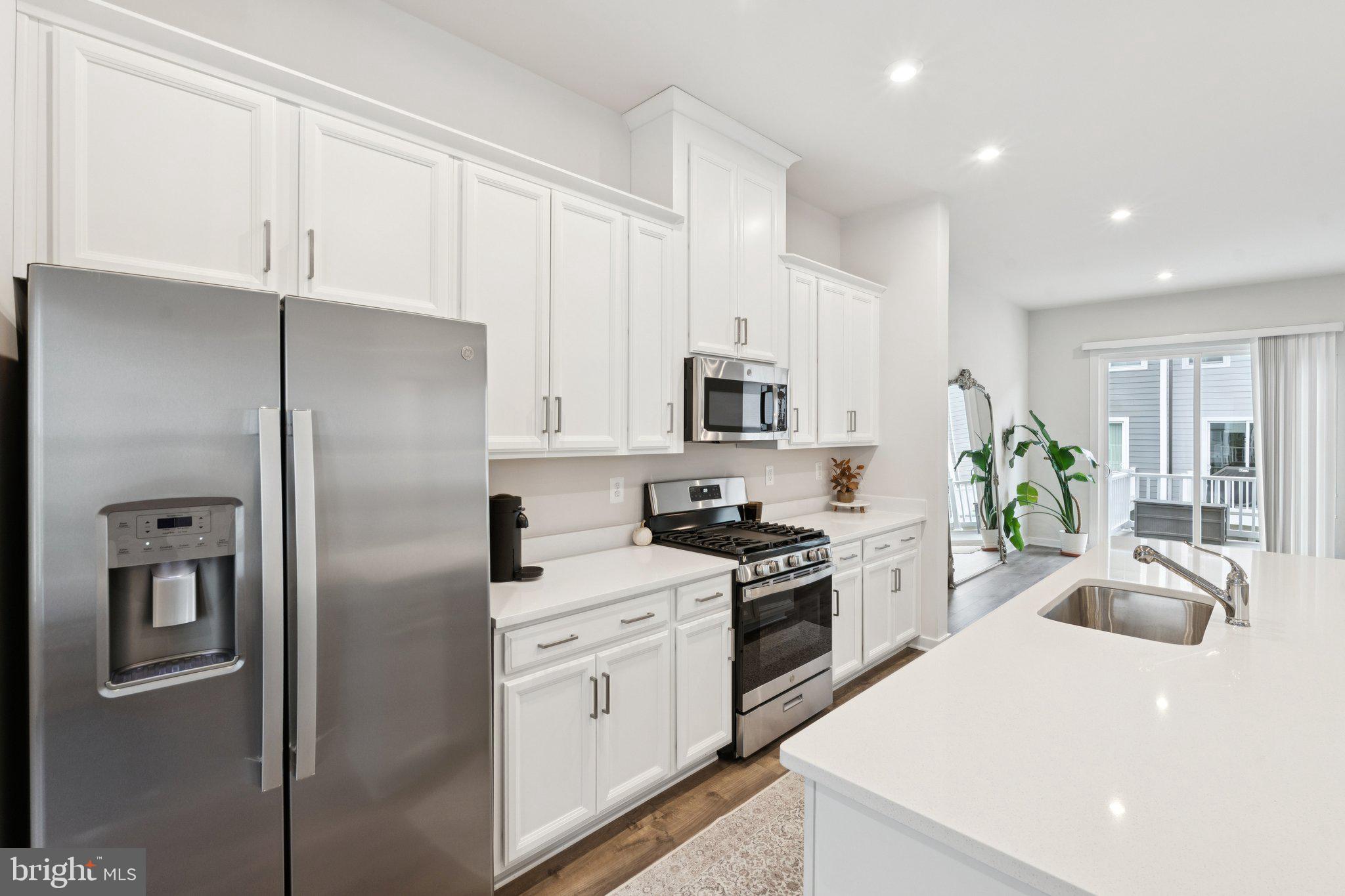 POTOMAC SHORES - Residential Lease