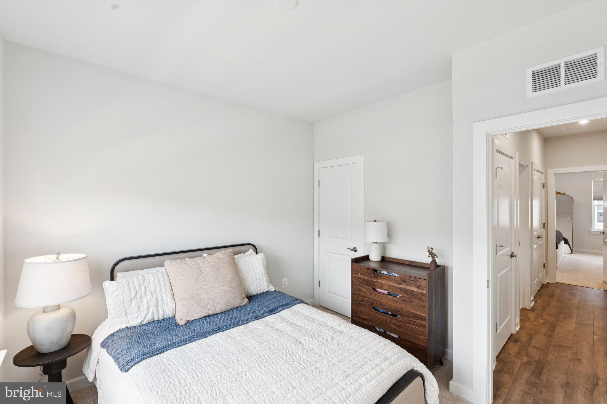 POTOMAC SHORES - Residential Lease