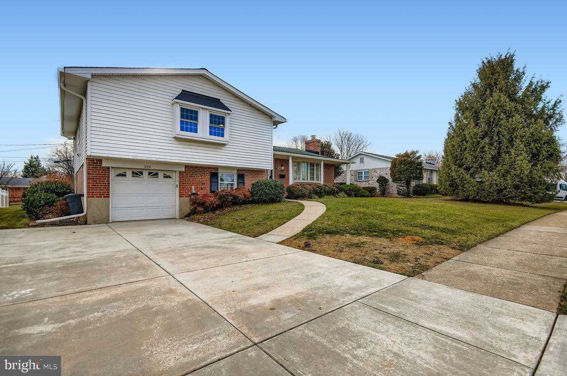 COACHFORD - Residential Lease