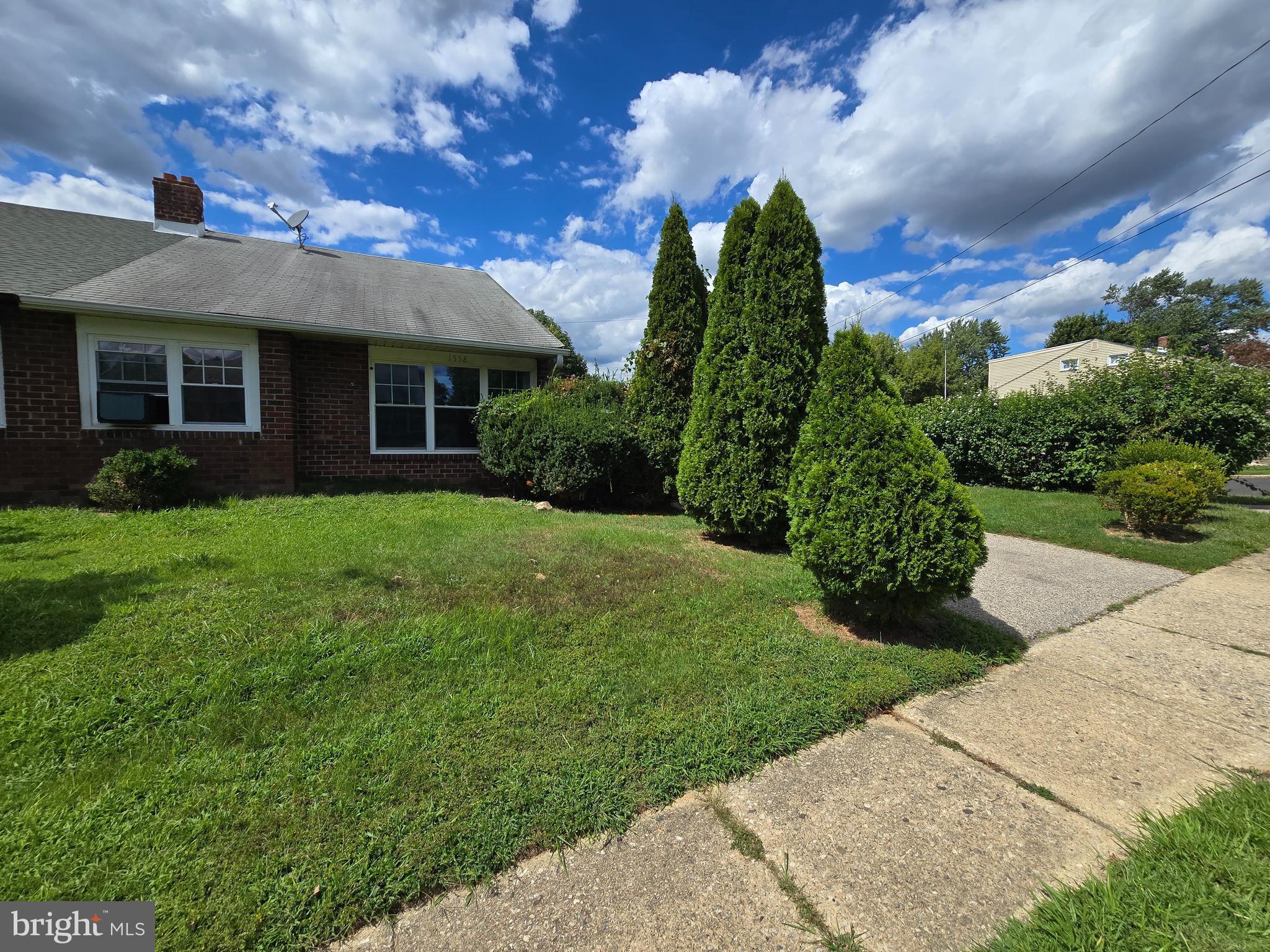 Welcome to 1558 Edgewood Avenue in the heart of Abington. This spacious 3-bedroom, 2-bath home offers over 1,500 square feet of comfortable living space with generously sized rooms throughout. The corner lot location provides extra privacy, a large backyard perfect for entertaining or relaxing, and plenty of natural light. Inside, you’ll find a well-maintained layout with the convenience of two full baths, ideal for families or roommates.
The neighborhood is a true highlight—Abington is known for its friendly community feel, excellent schools, and easy access to shopping, dining, and transportation. Parks and local amenities are close by, giving you the perfect balance of convenience and suburban charm.
This home is available for rent and ready for its next tenants to enjoy.