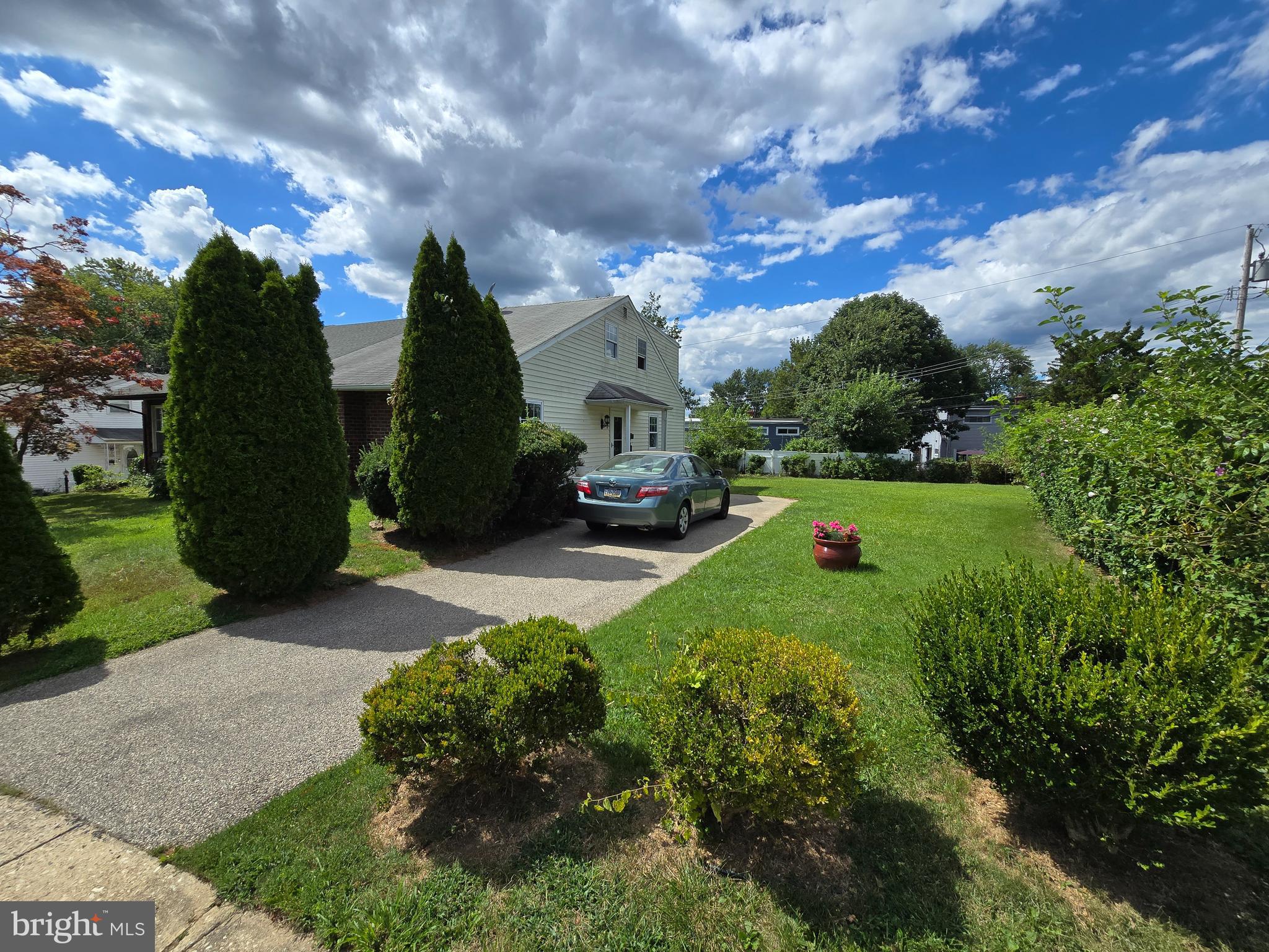 ROSLYN - Residential Lease