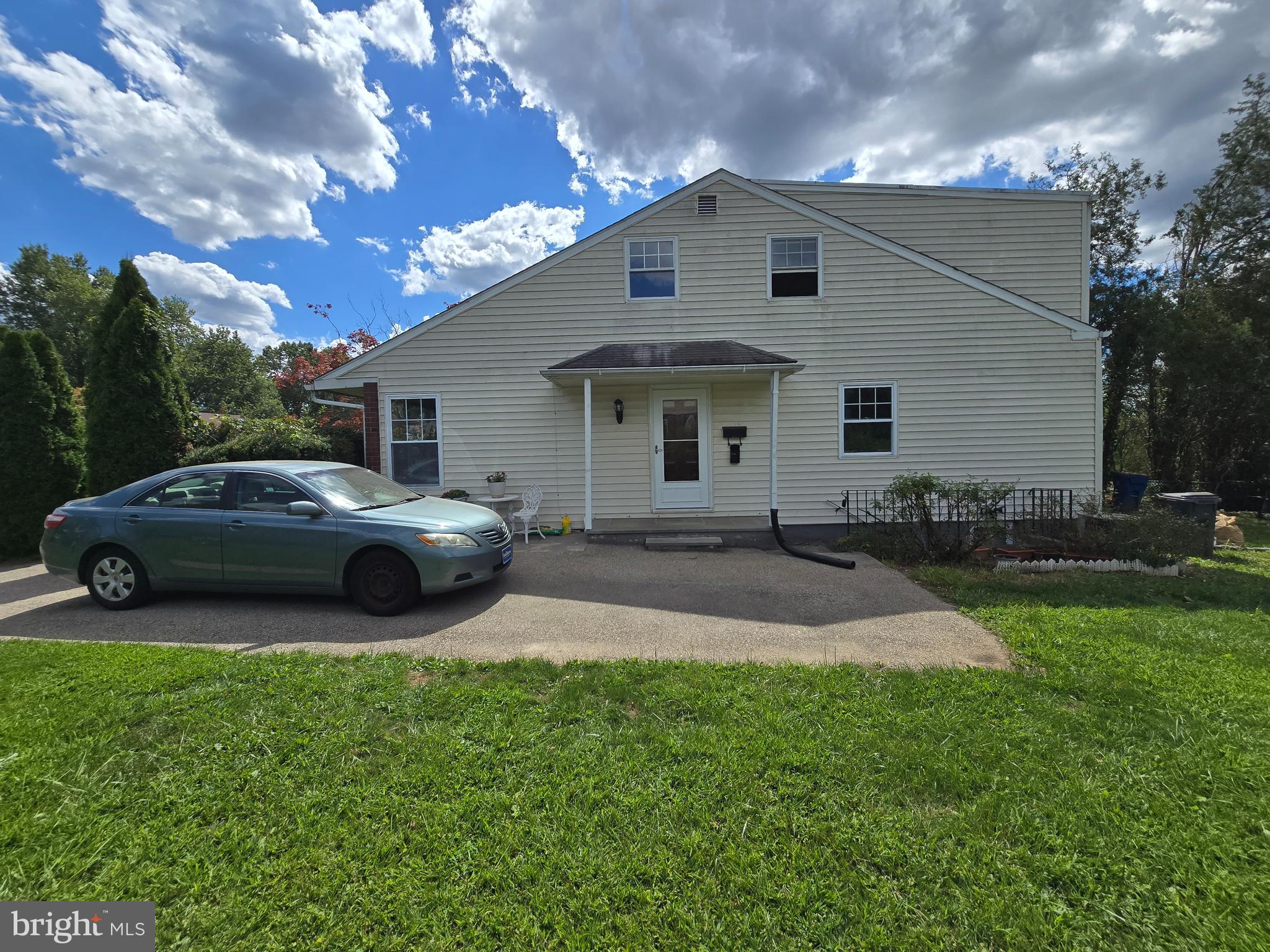 ROSLYN - Residential Lease