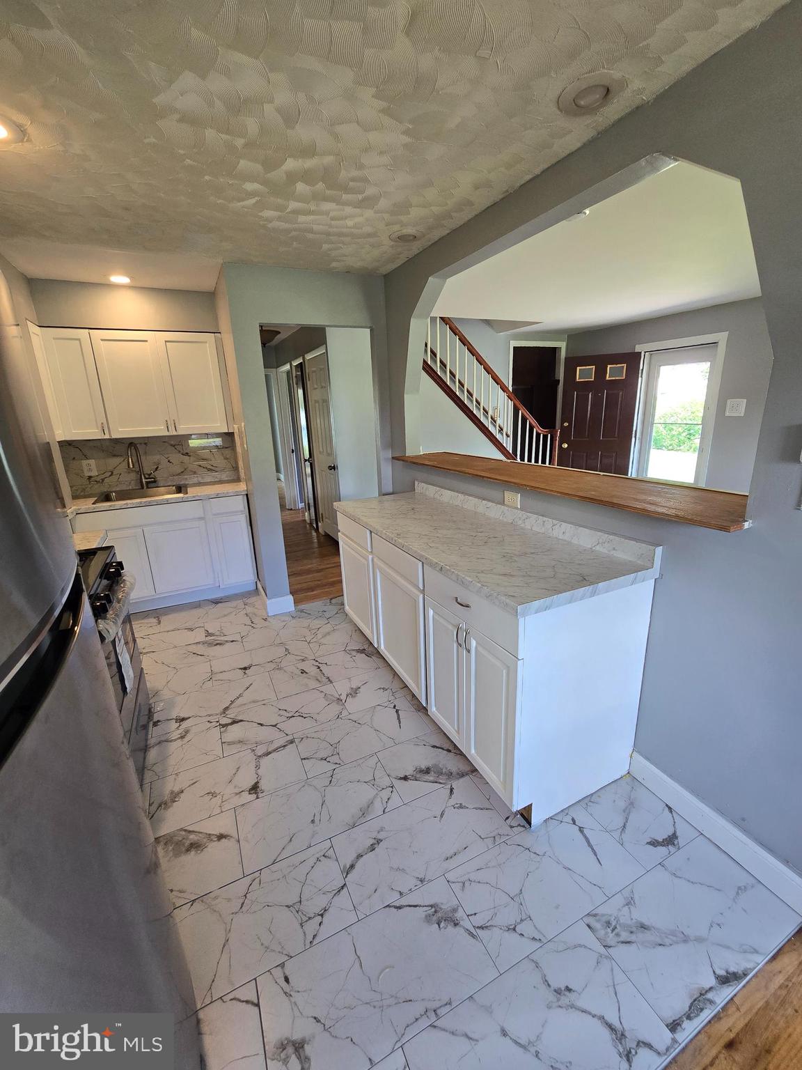 ROSLYN - Residential Lease