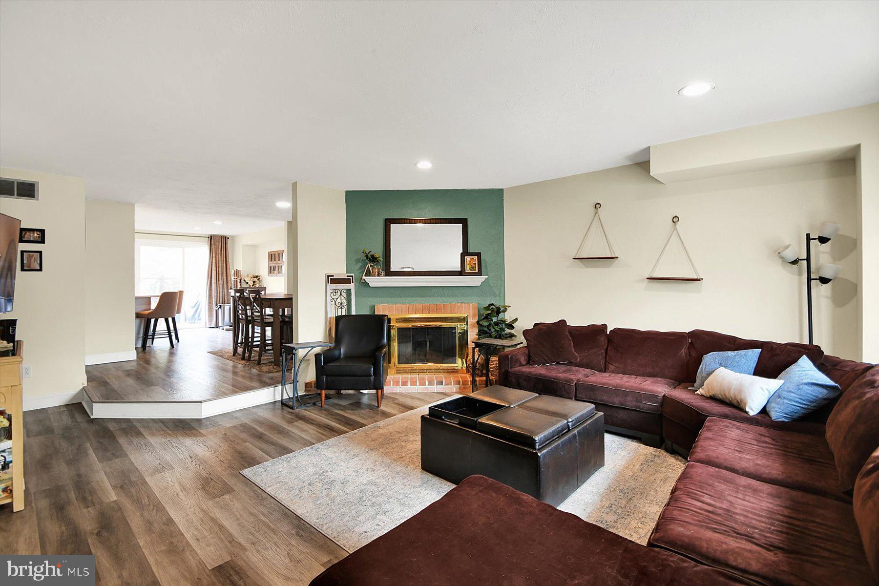 CARRIAGE RUN - Residential Lease