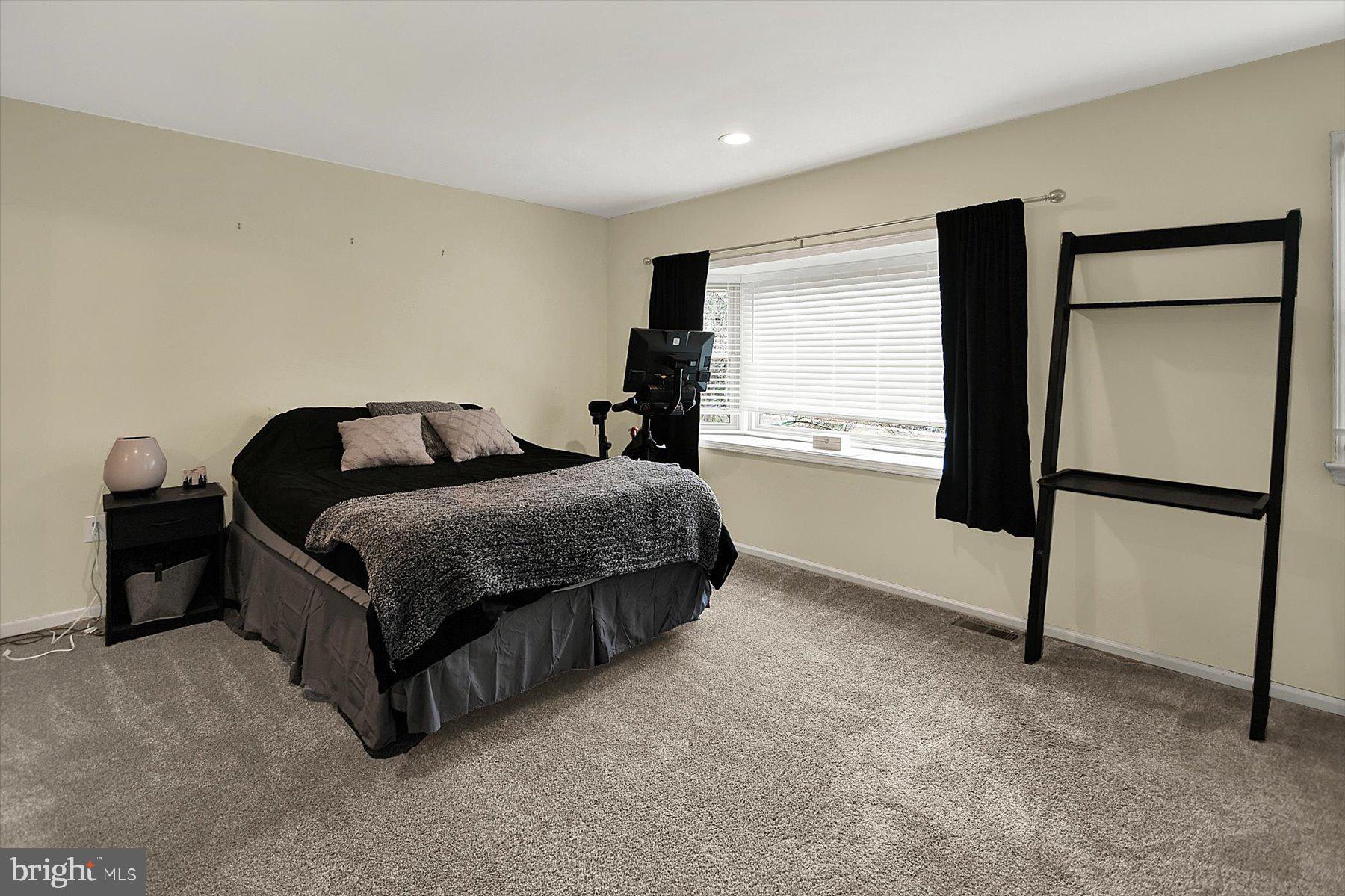 CARRIAGE RUN - Residential Lease