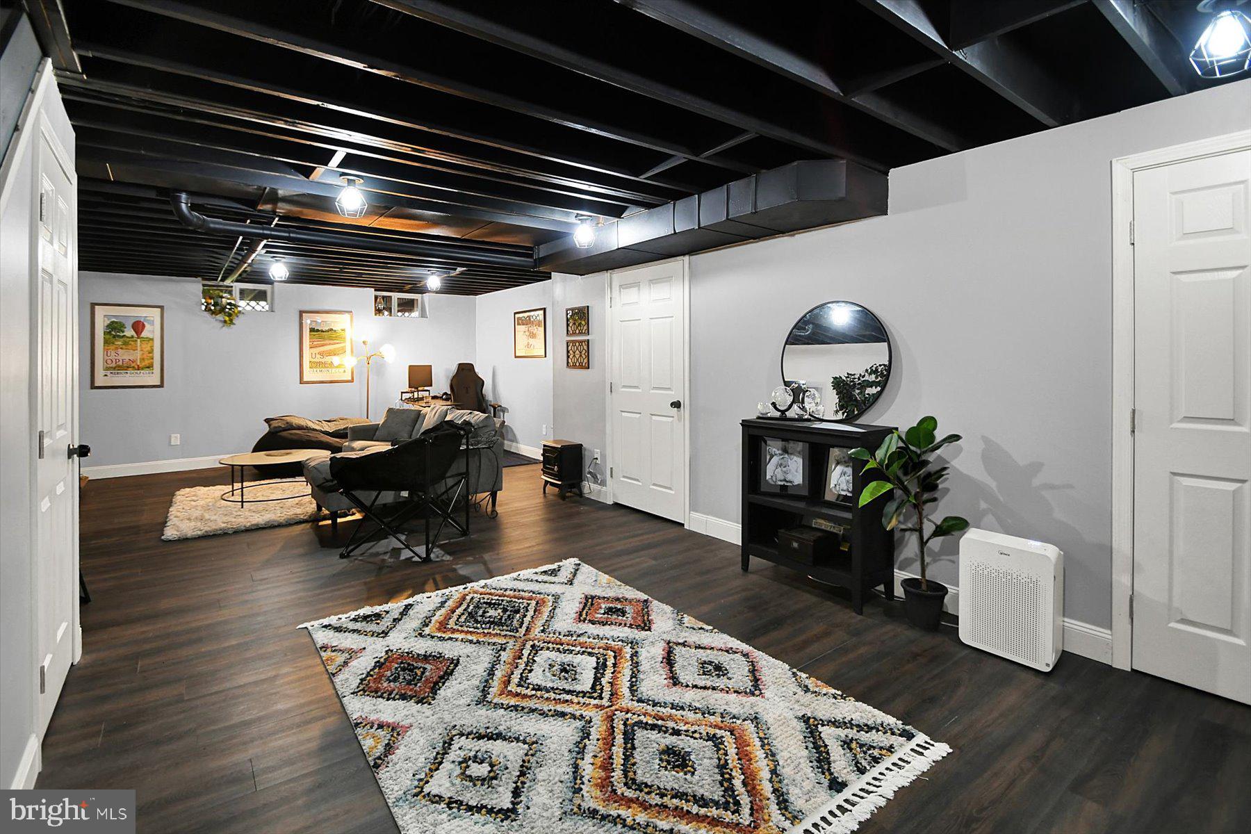 CARRIAGE RUN - Residential Lease