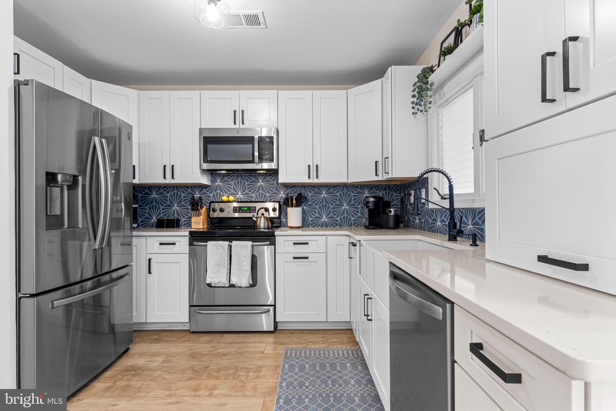 AVONDALE SPRINGS - Residential