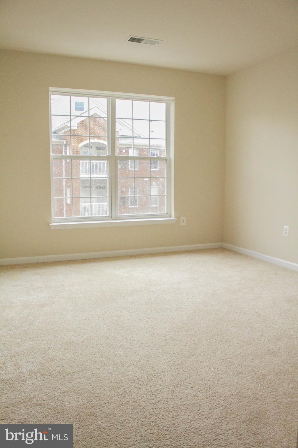 THE RESERVE CONDOMINIUMS - Residential Lease