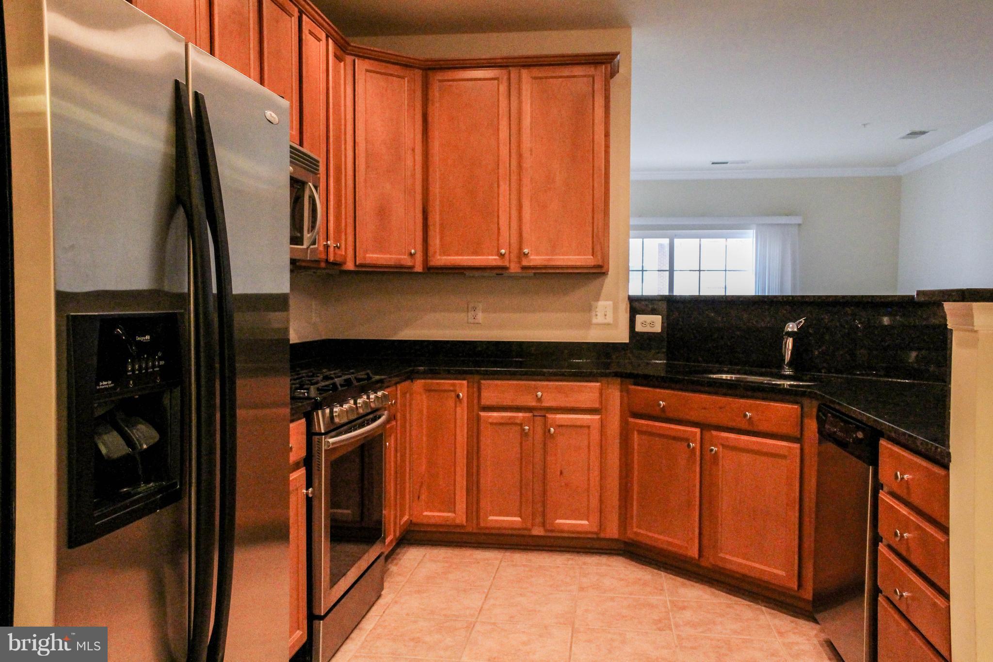 THE RESERVE CONDOMINIUMS - Residential Lease