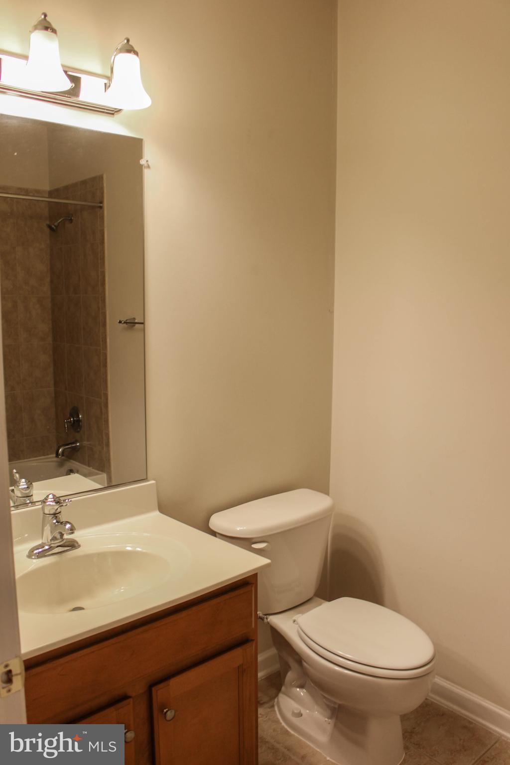 THE RESERVE CONDOMINIUMS - Residential Lease