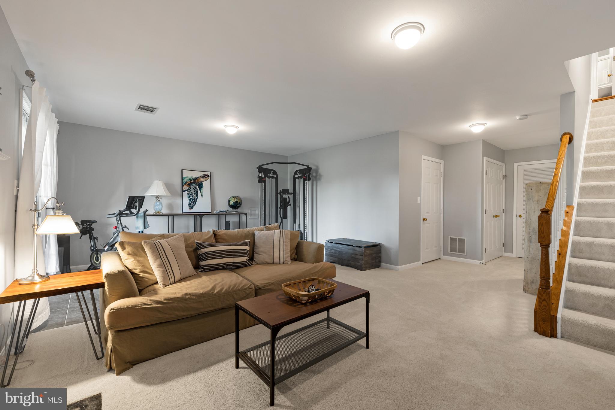 SOUTH RIDING - Residential