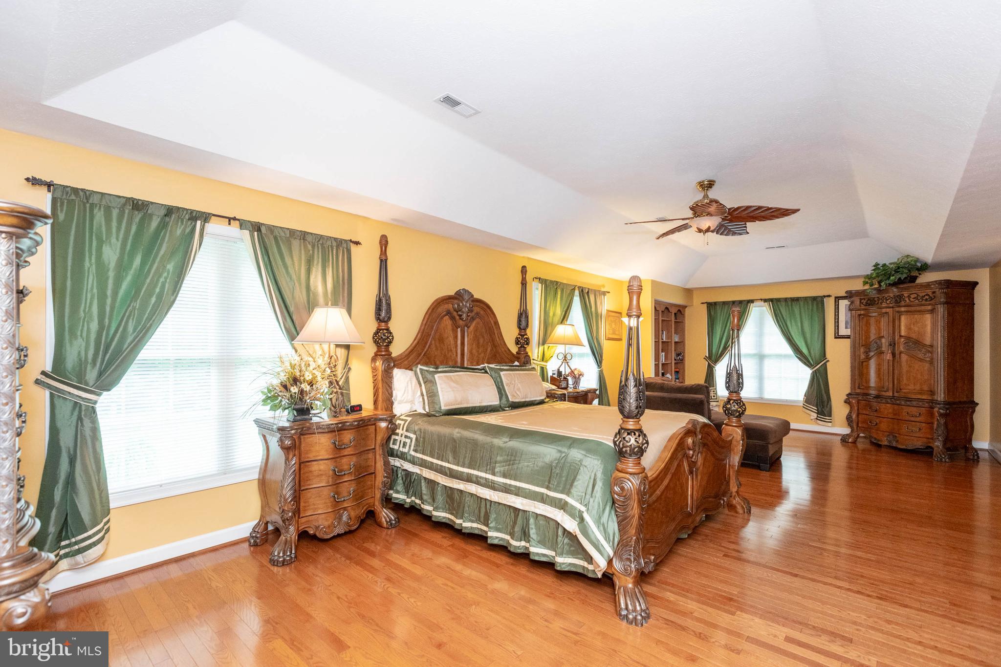 HOLLYBROOK - Residential