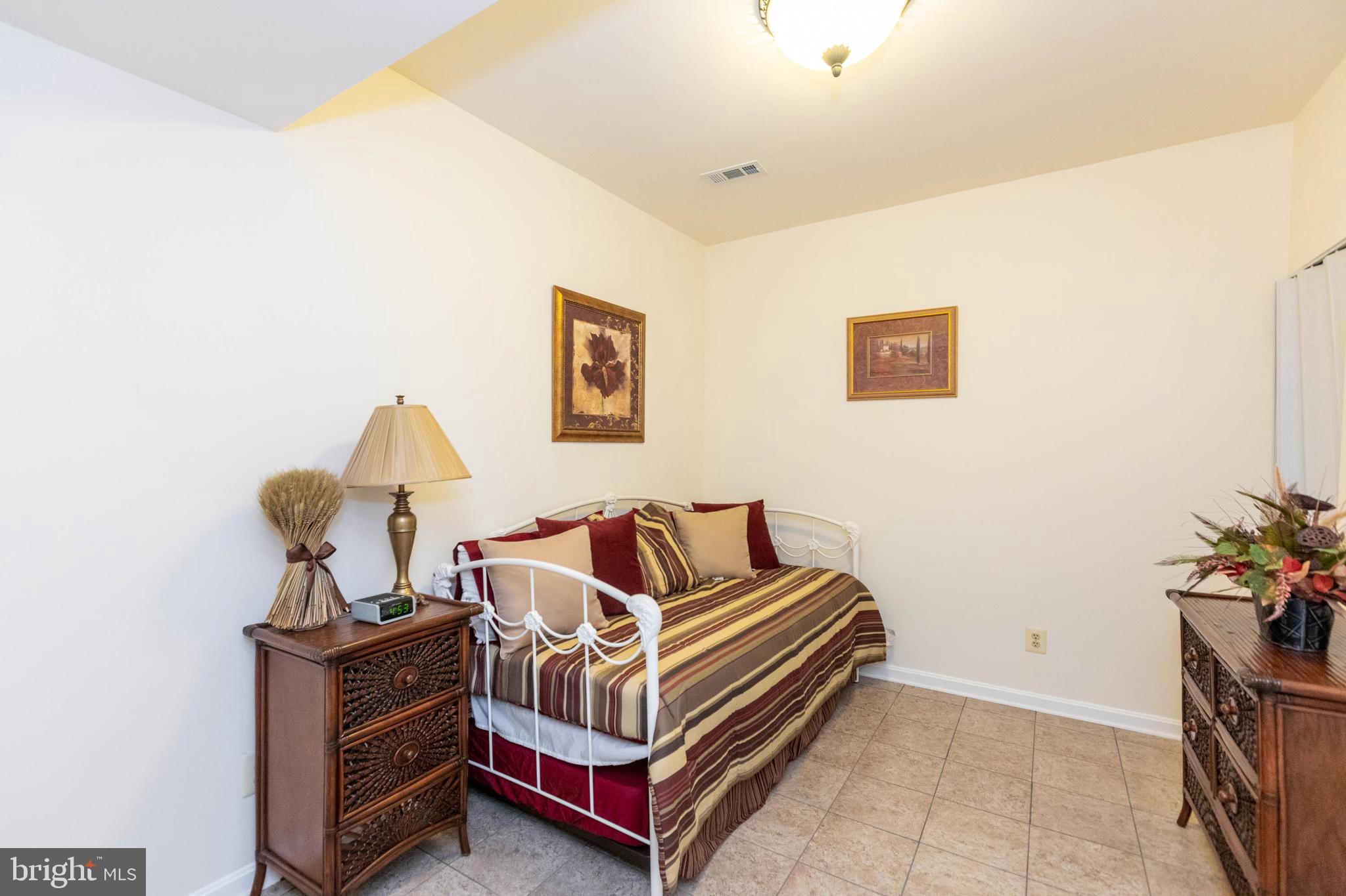 HOLLYBROOK - Residential