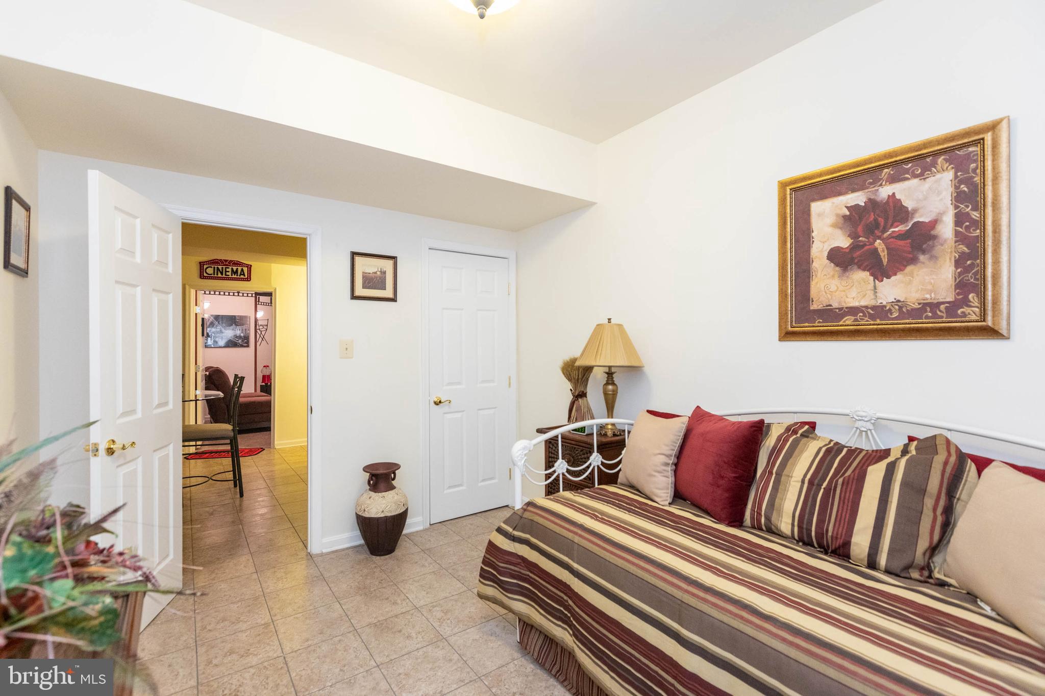 HOLLYBROOK - Residential