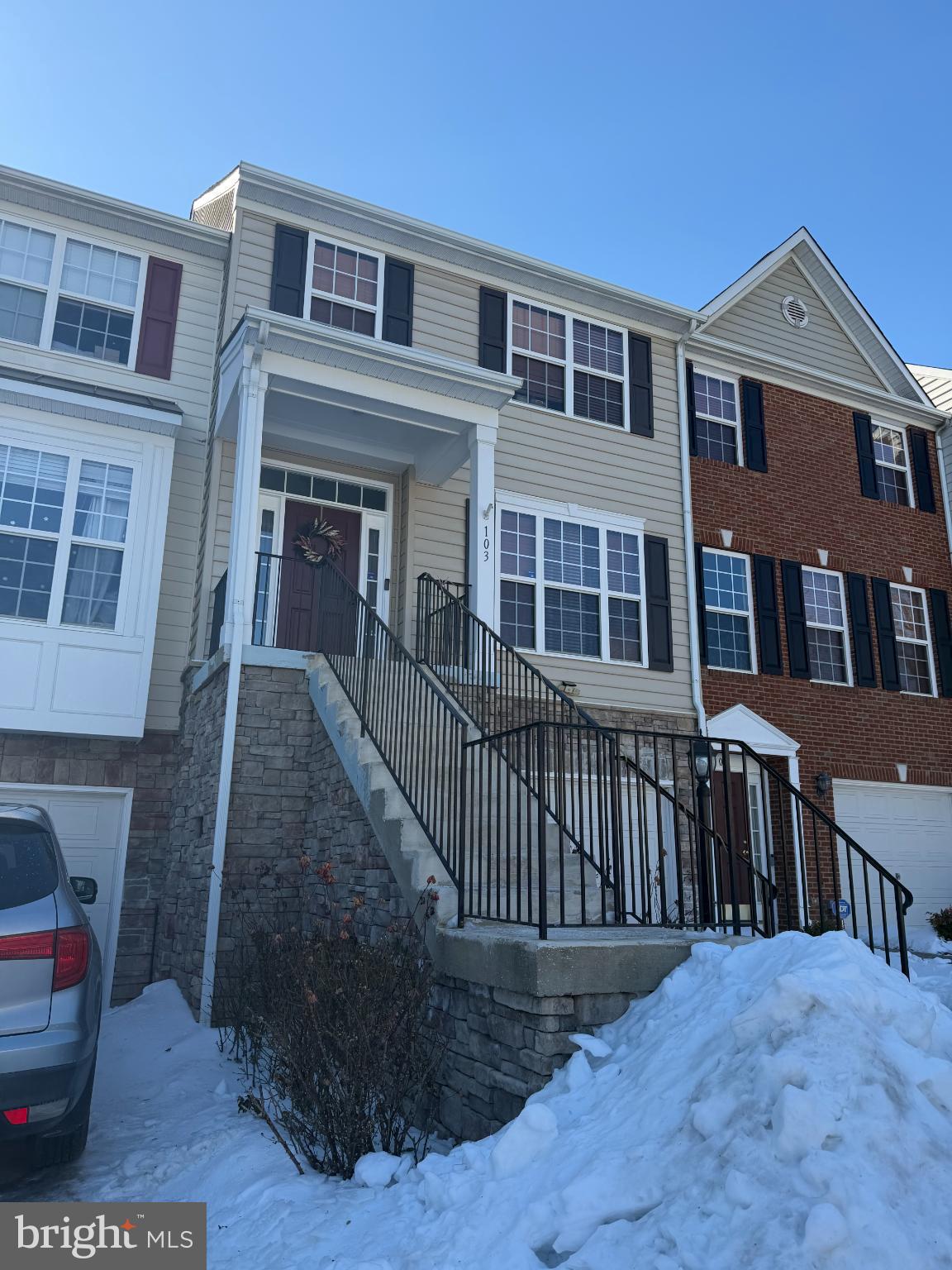 103 CORAL REEF COURT