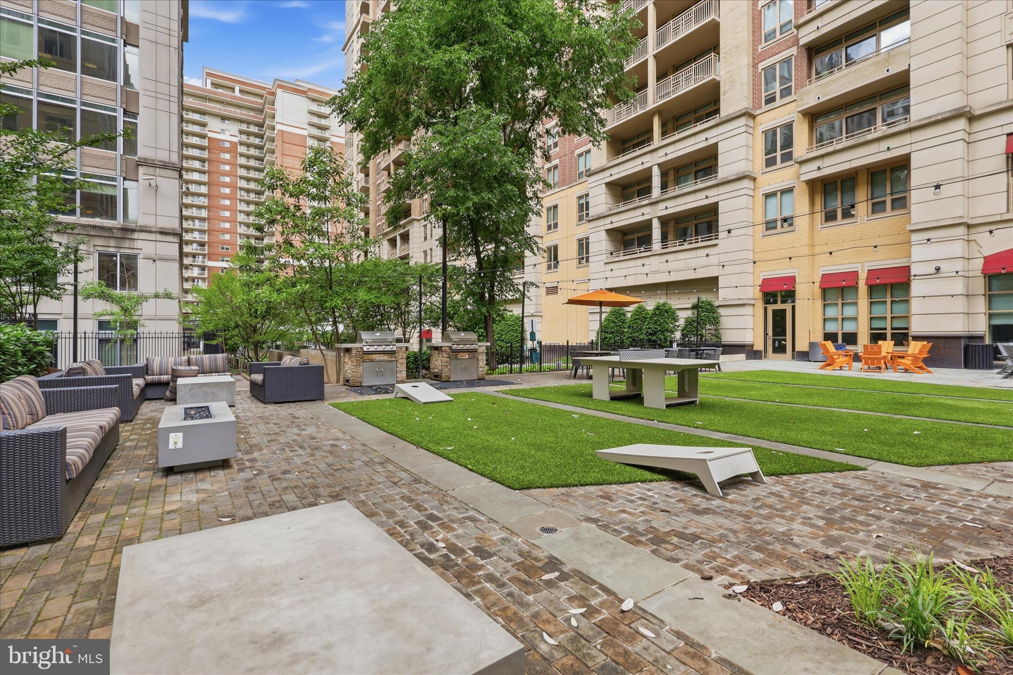 RESIDENCES AT LIBERTY CENTER - Residential