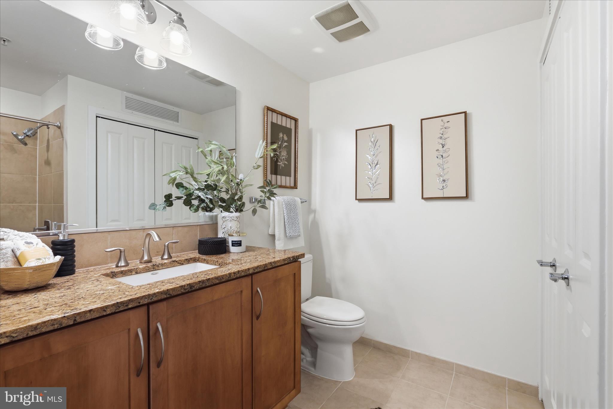 RESIDENCES AT LIBERTY CENTER - Residential
