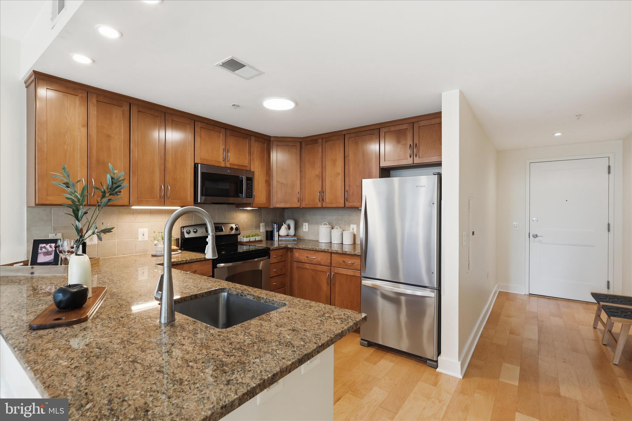 RESIDENCES AT LIBERTY CENTER - Residential